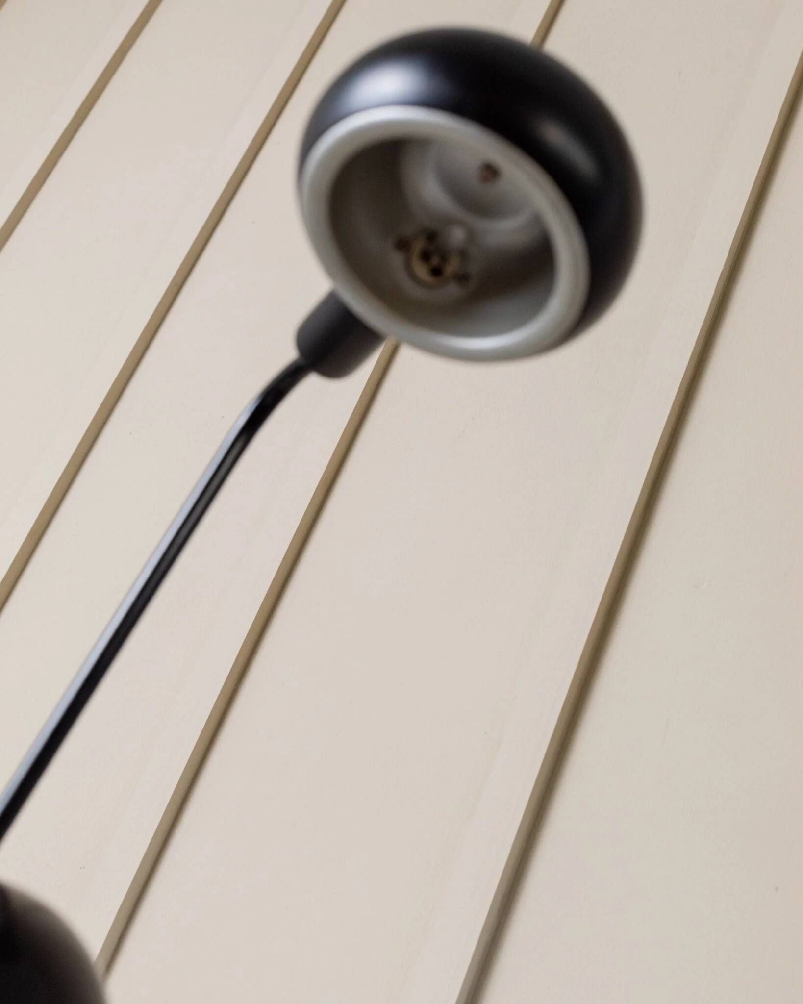 Black metal adjustable desk lamp, postmodern Memphis style, Italian 1980s design, swivel head