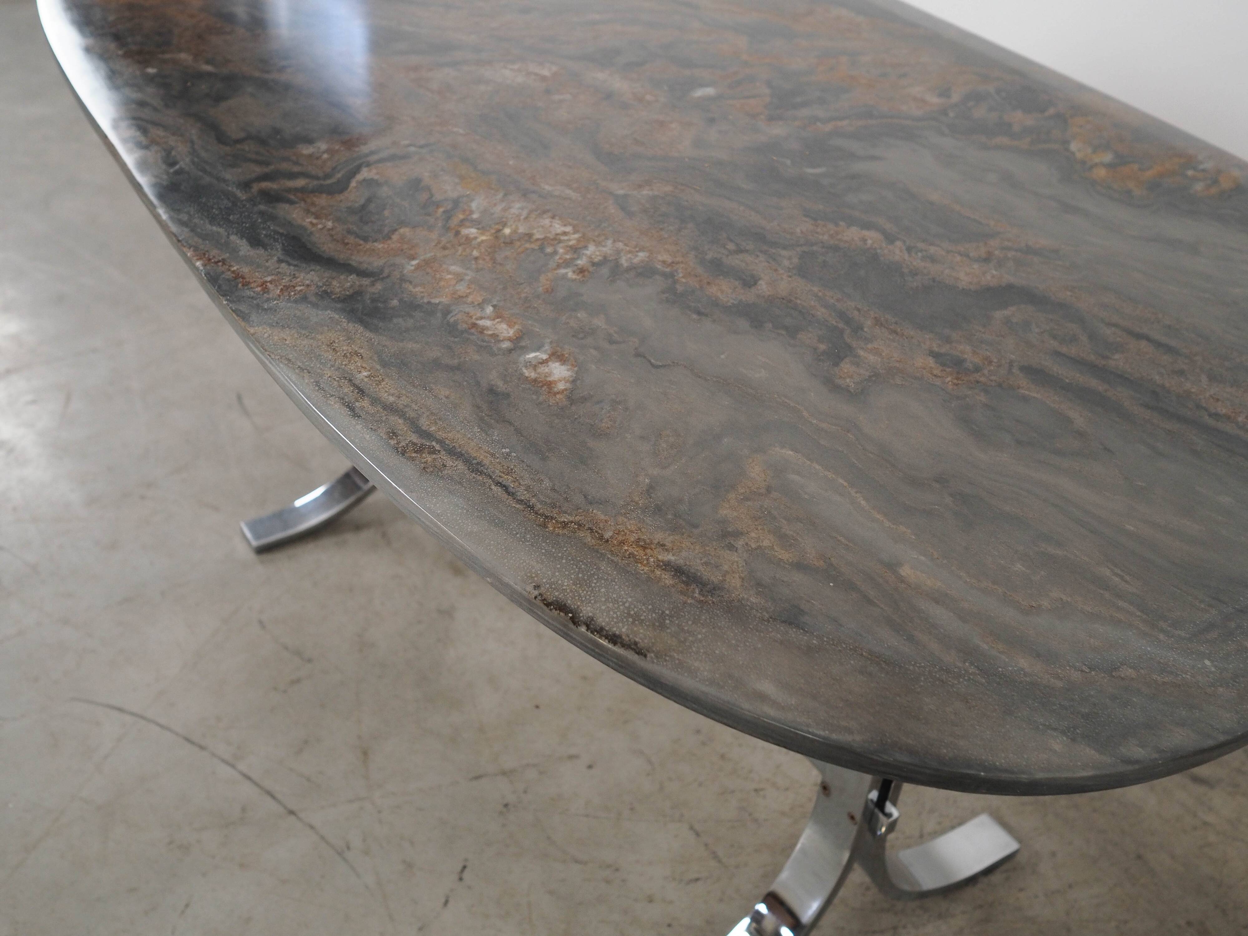 Table danoise en pierre, années 1980