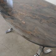 Table danoise en pierre, années 1980