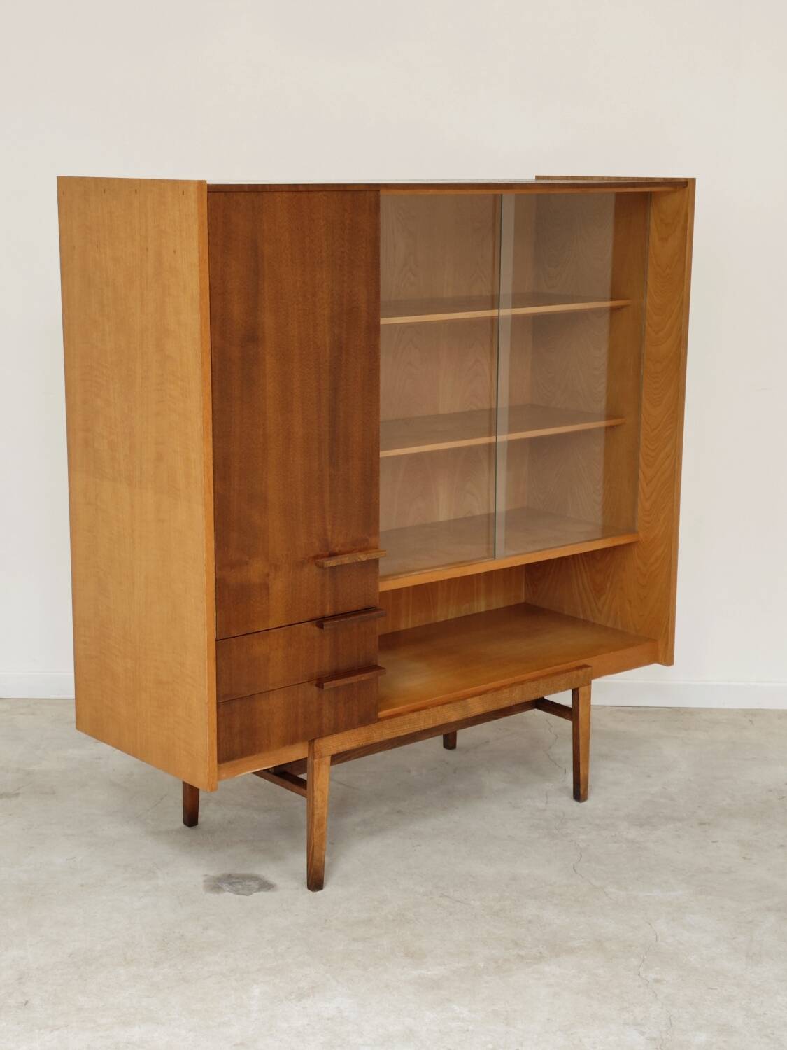 High Buffet Dresser Frantisek Mezulanik for Up Zavody 1960