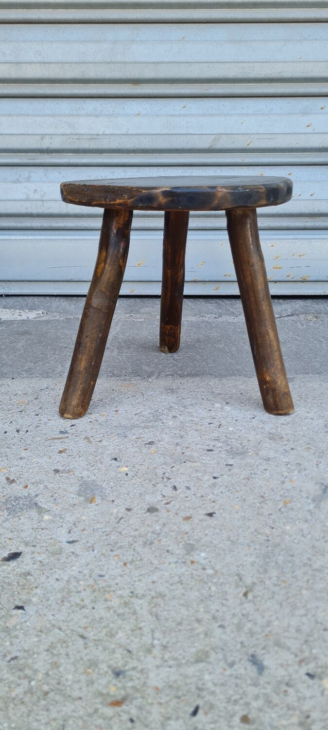 Tripod stool