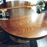 Baumann extendable round table