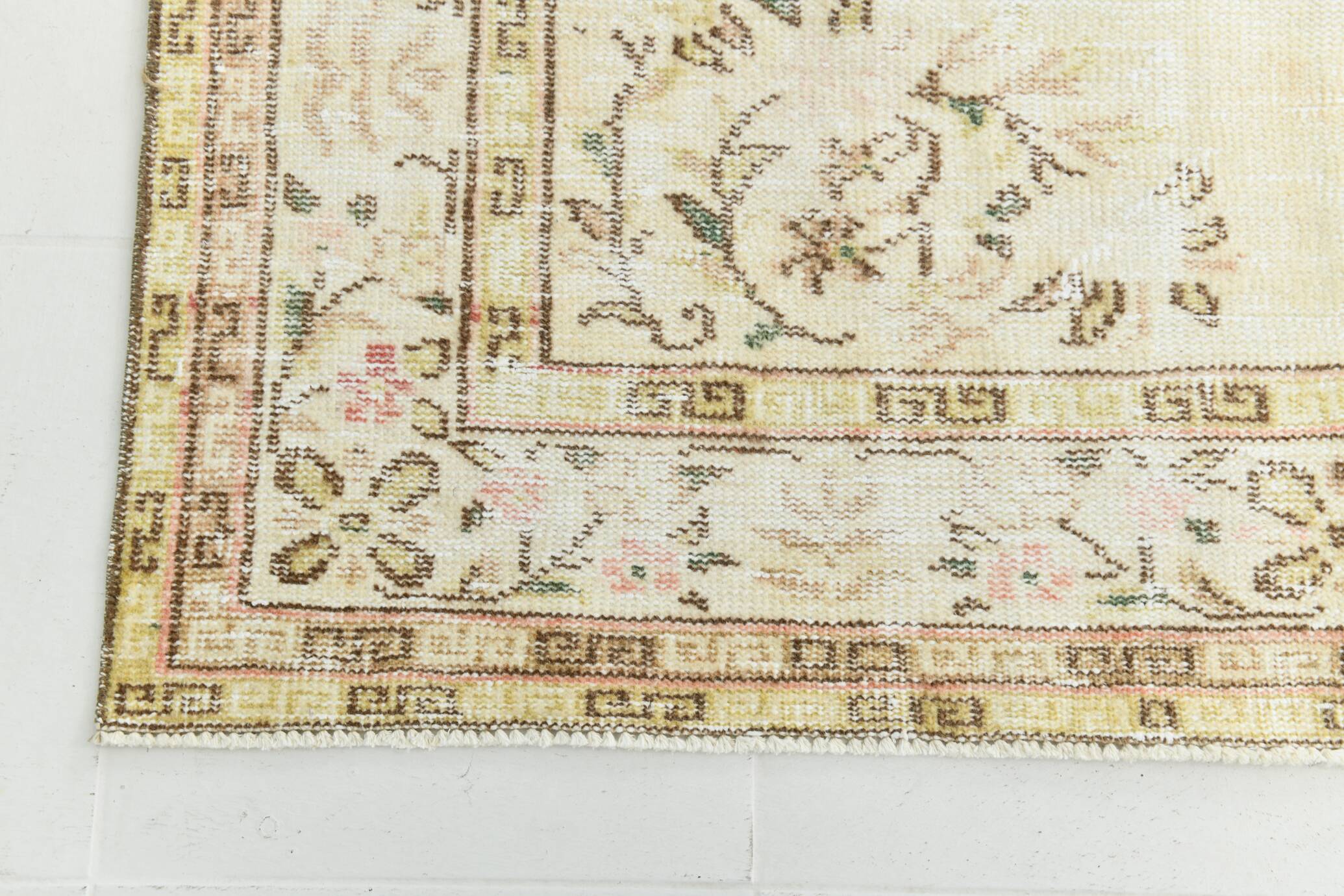 Tapis persan à motif oriental crème et beige 5x8, 150x250 cm