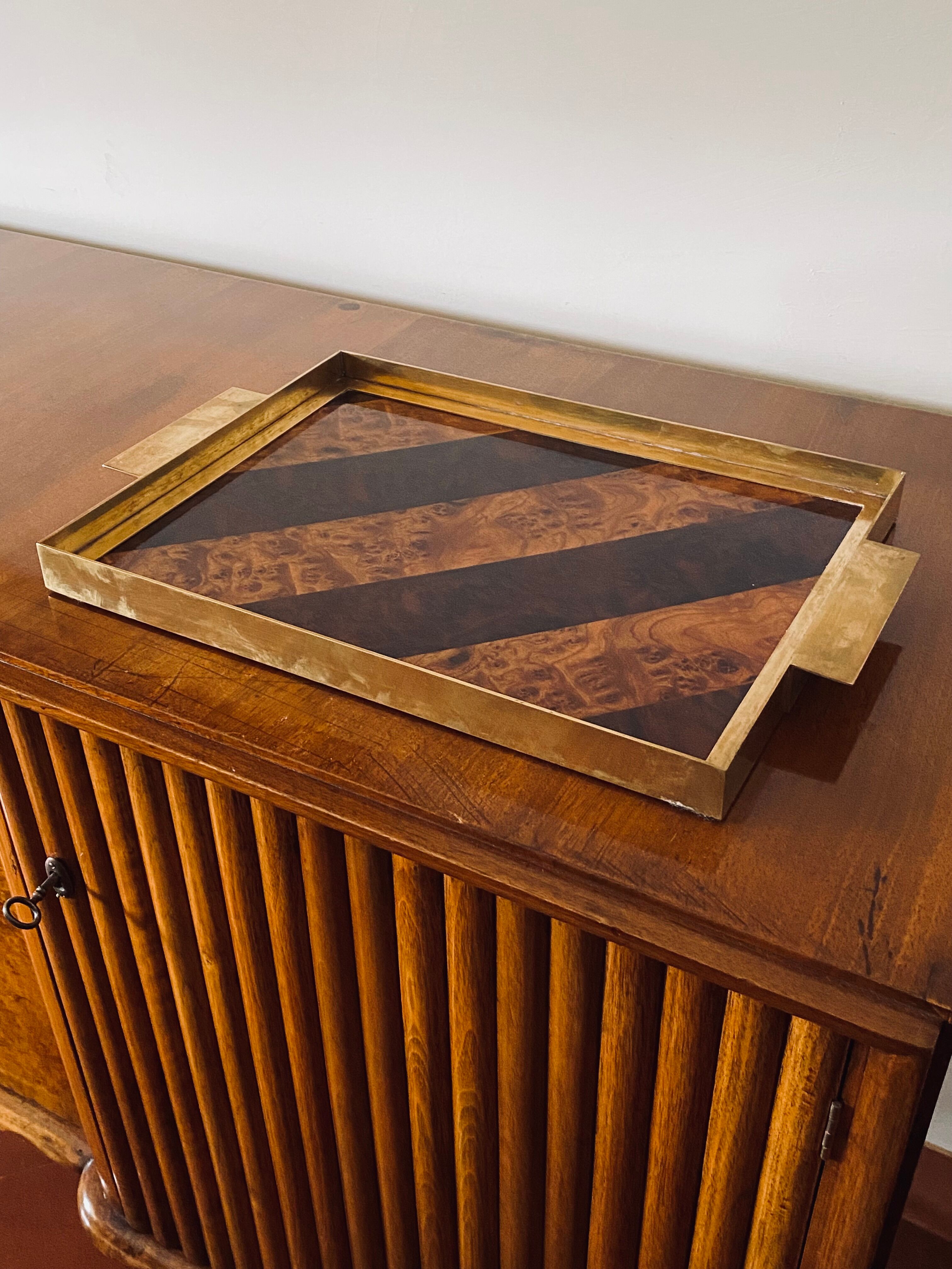 Brass and inlaid woods tray, italy 1970s