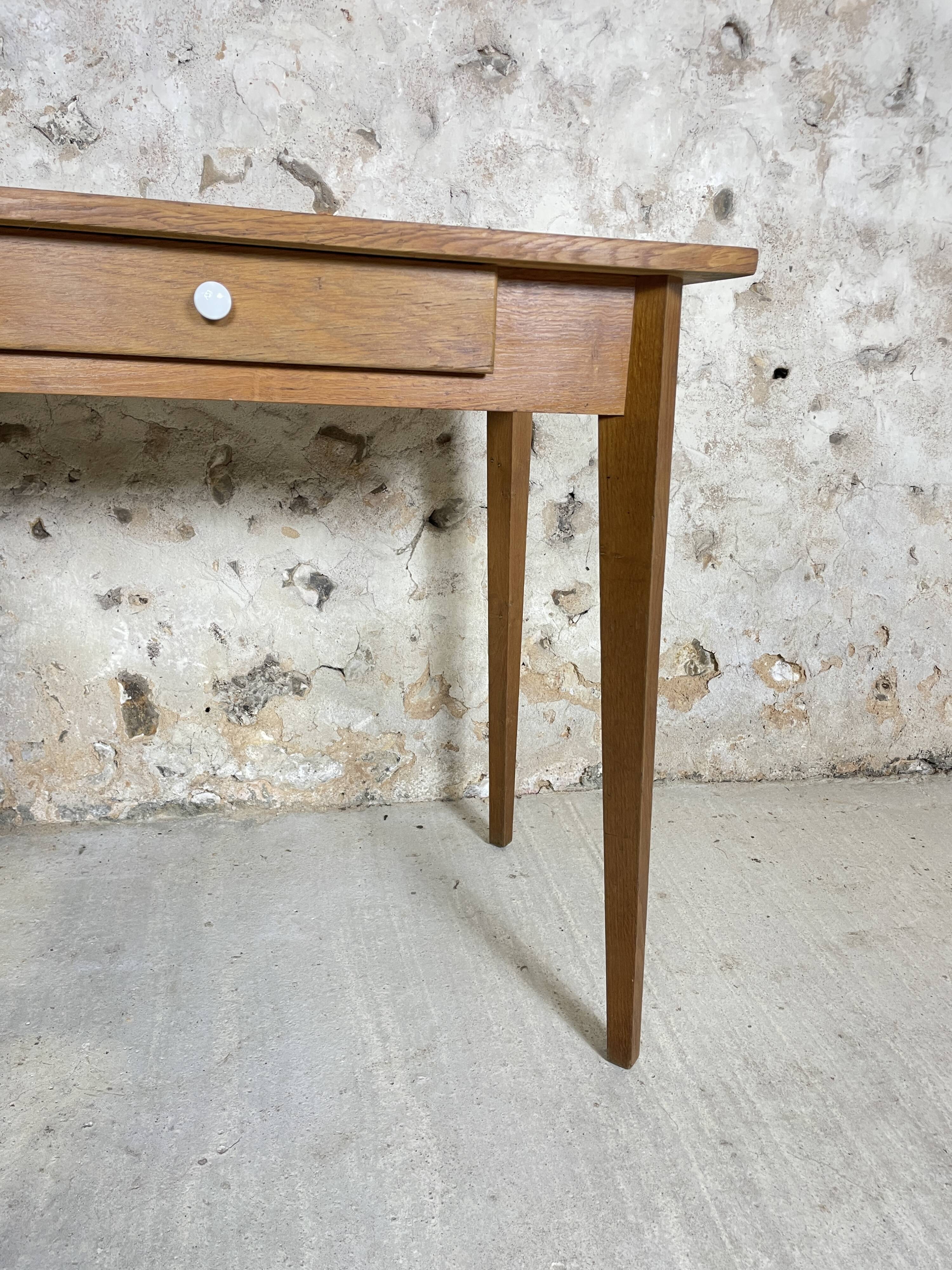 Bureau pieds compas