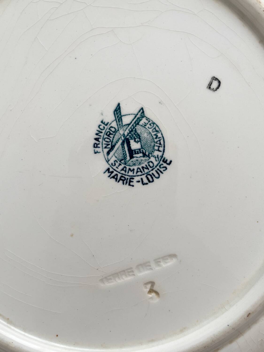 Round ironstone dish “Marie Louise” Saint Amand and Hamage