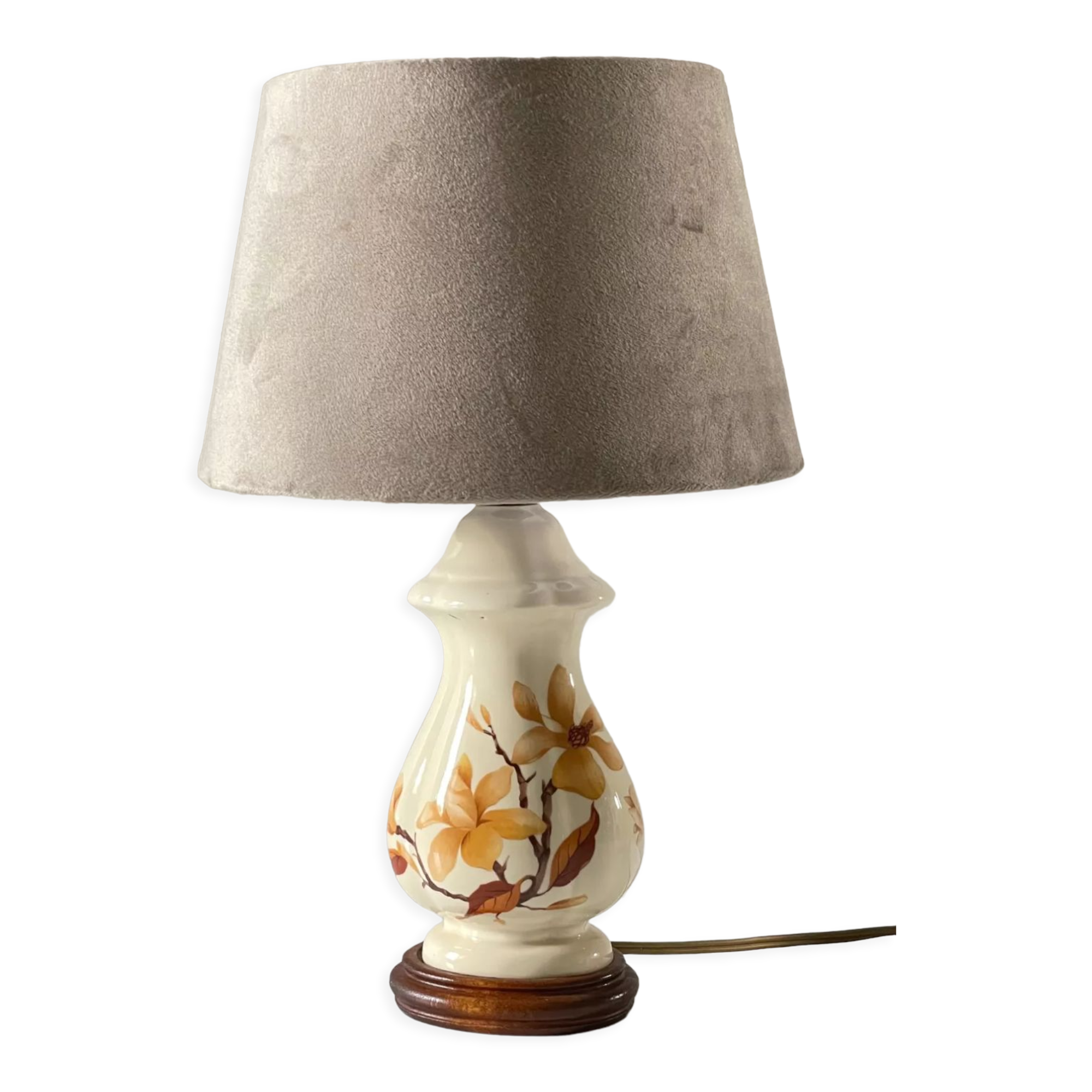 Lamp with vintage ceramic and velvet magnolias