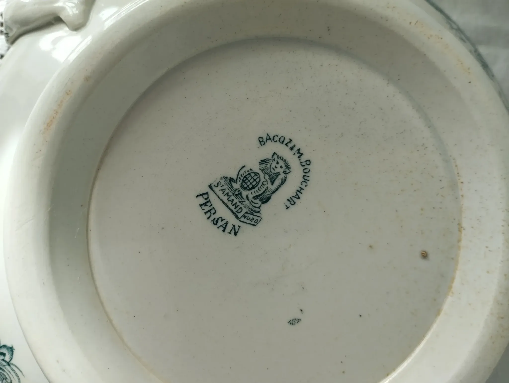 Small soup tureen base, ironstone, St-Amand, Lebacqz & Bouchart "Persian"