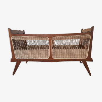 Bed vintage wooden and wicker