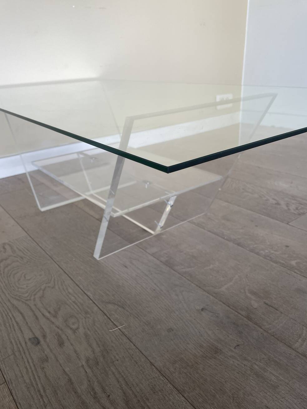 Table basse en verre et plexiglas 1970