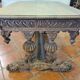 Table renaissance avec des dauphins en chêne