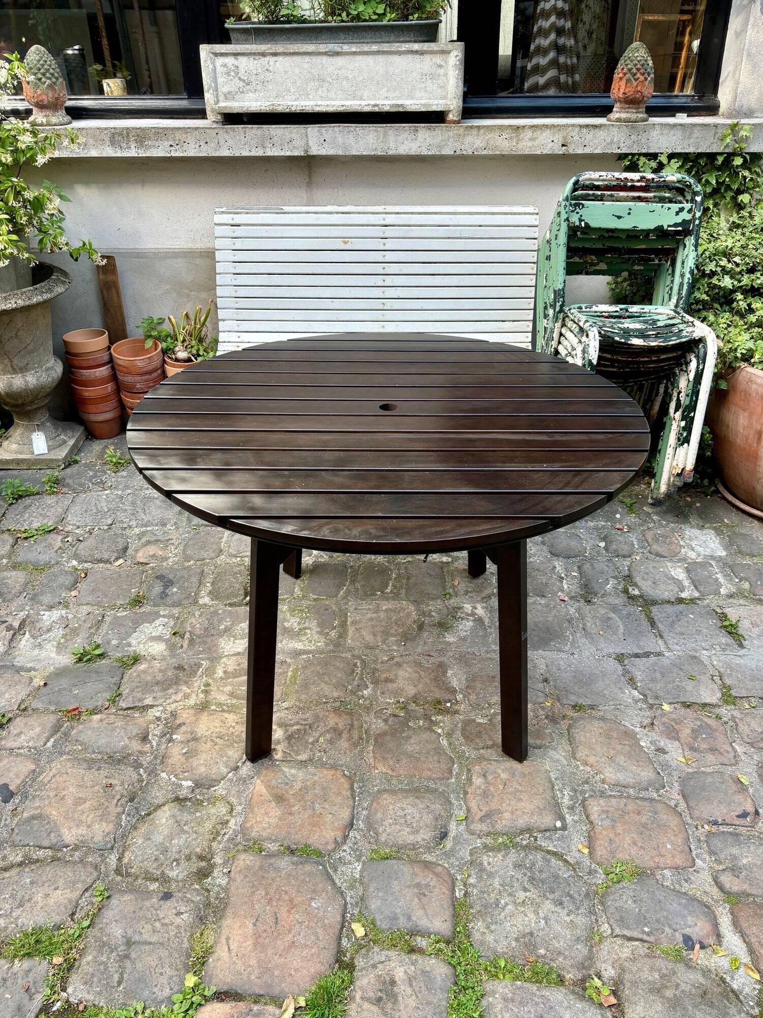 EMU dark wood garden furniture set - 2 folding armchairs and 1 table