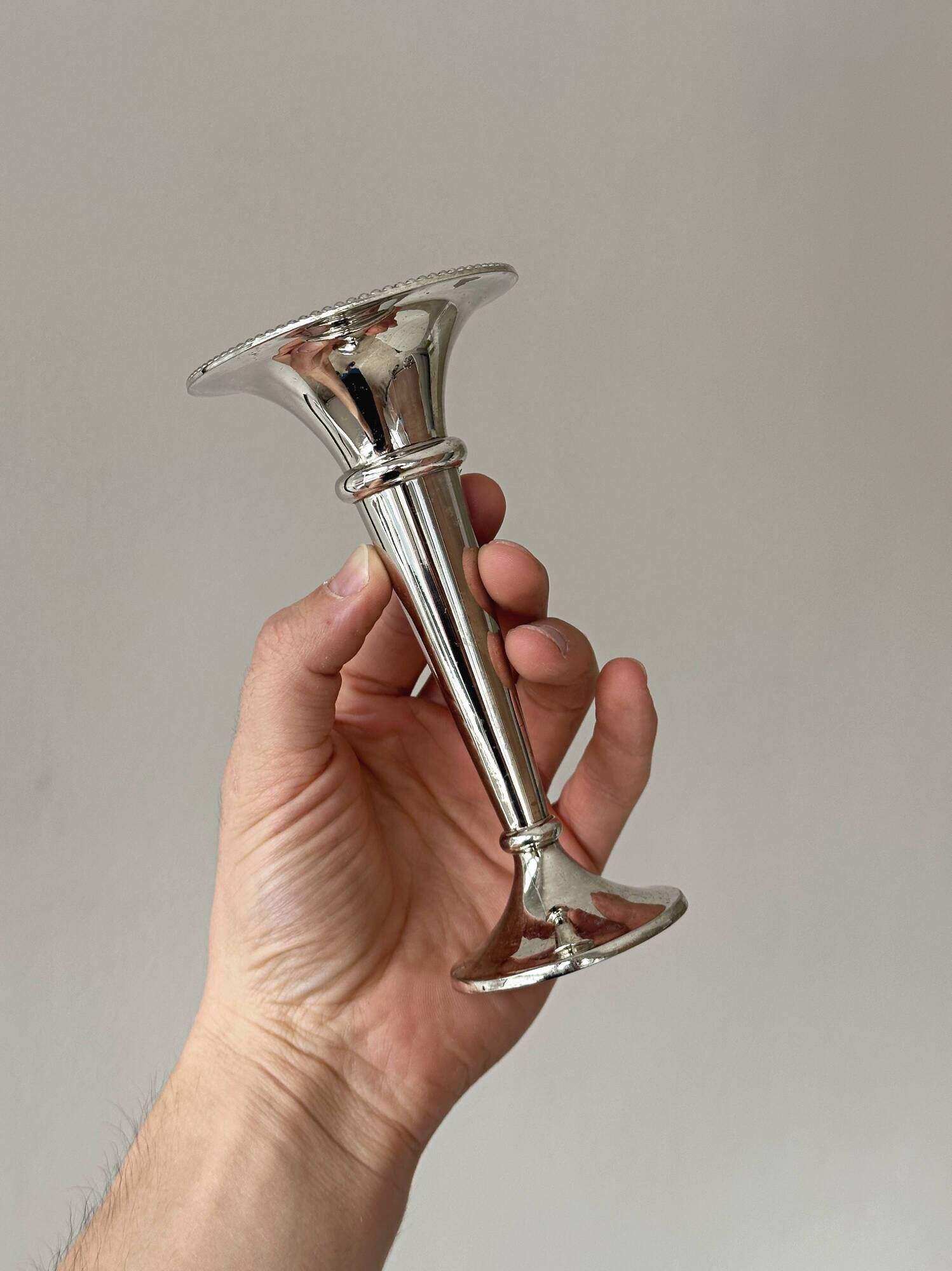 Light metal single-stem vase