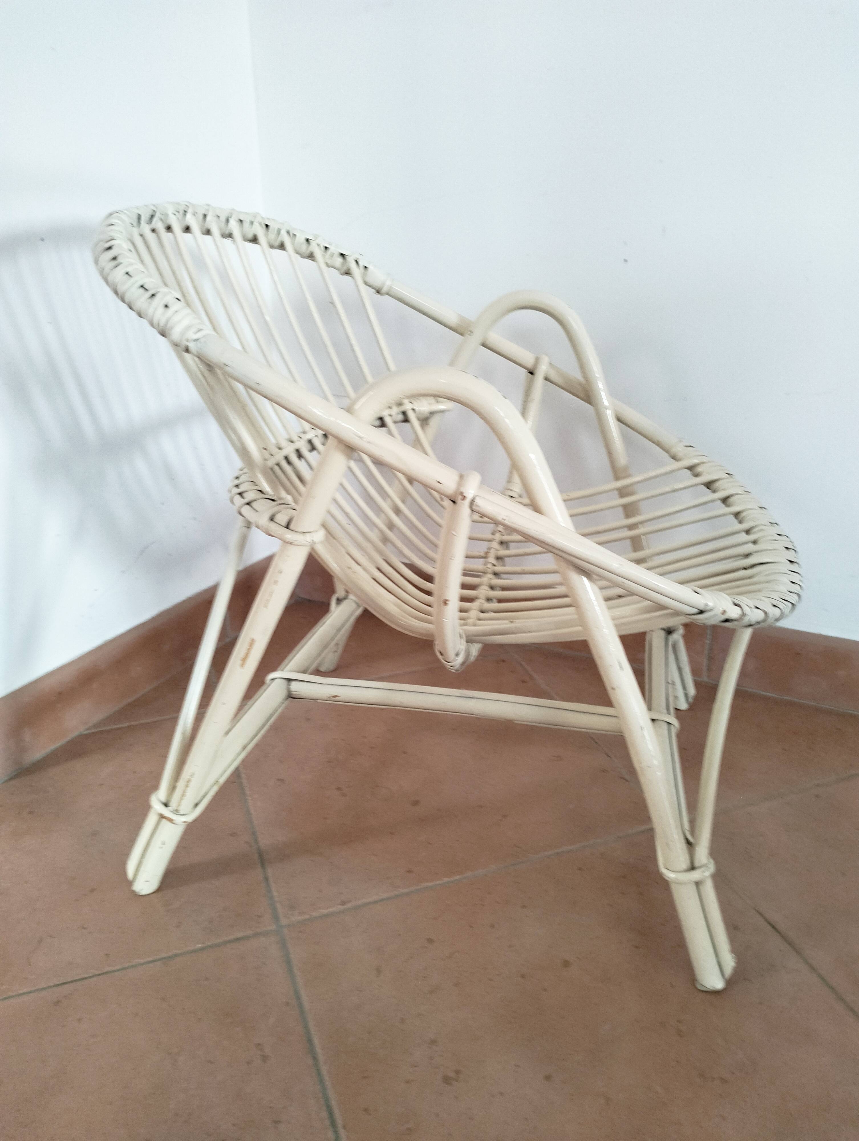 Fauteuil coquille en rotin blanc