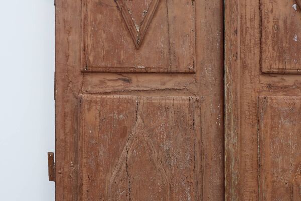 Grandes portes de monastère du XVIIe siècle en chêne laqué terre cuite, Portugal