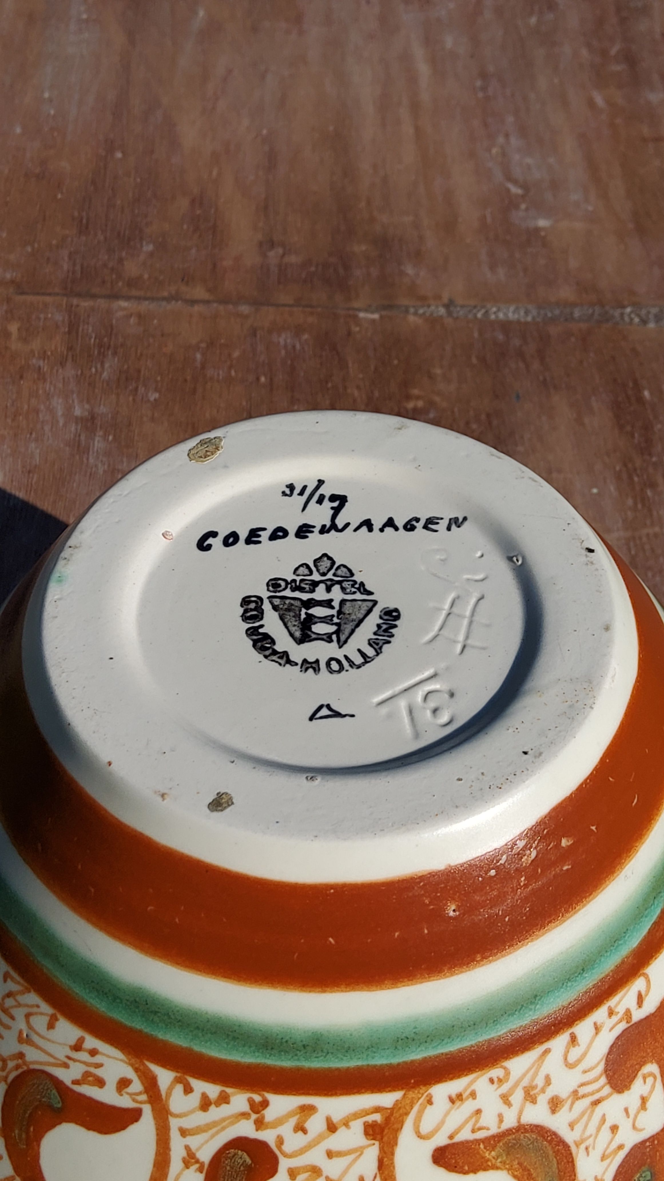 Goedewaagen Gouda Holland art deco ceramic vase