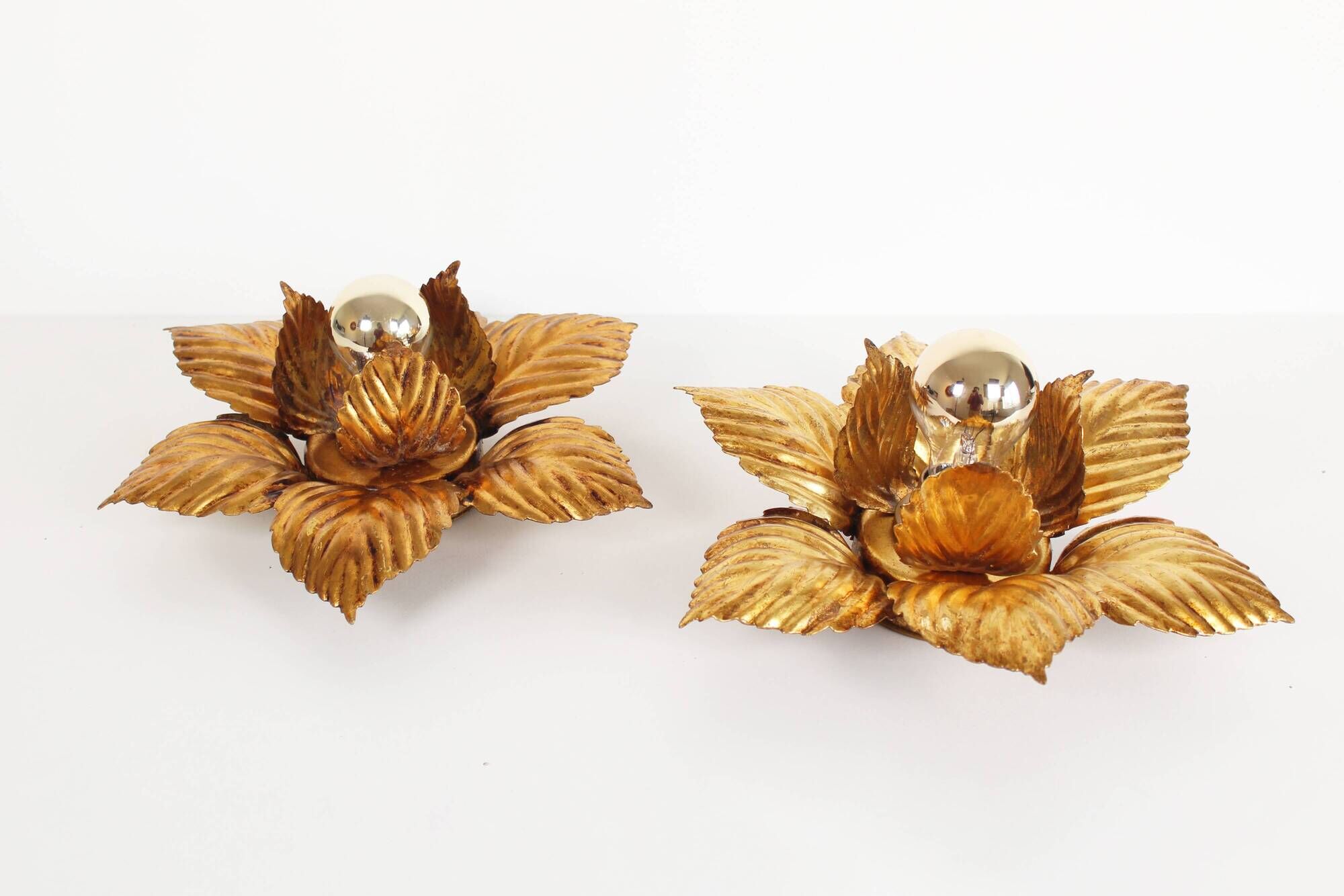 Set of two Italian Florentine gilt wall lamps by Masca Italia