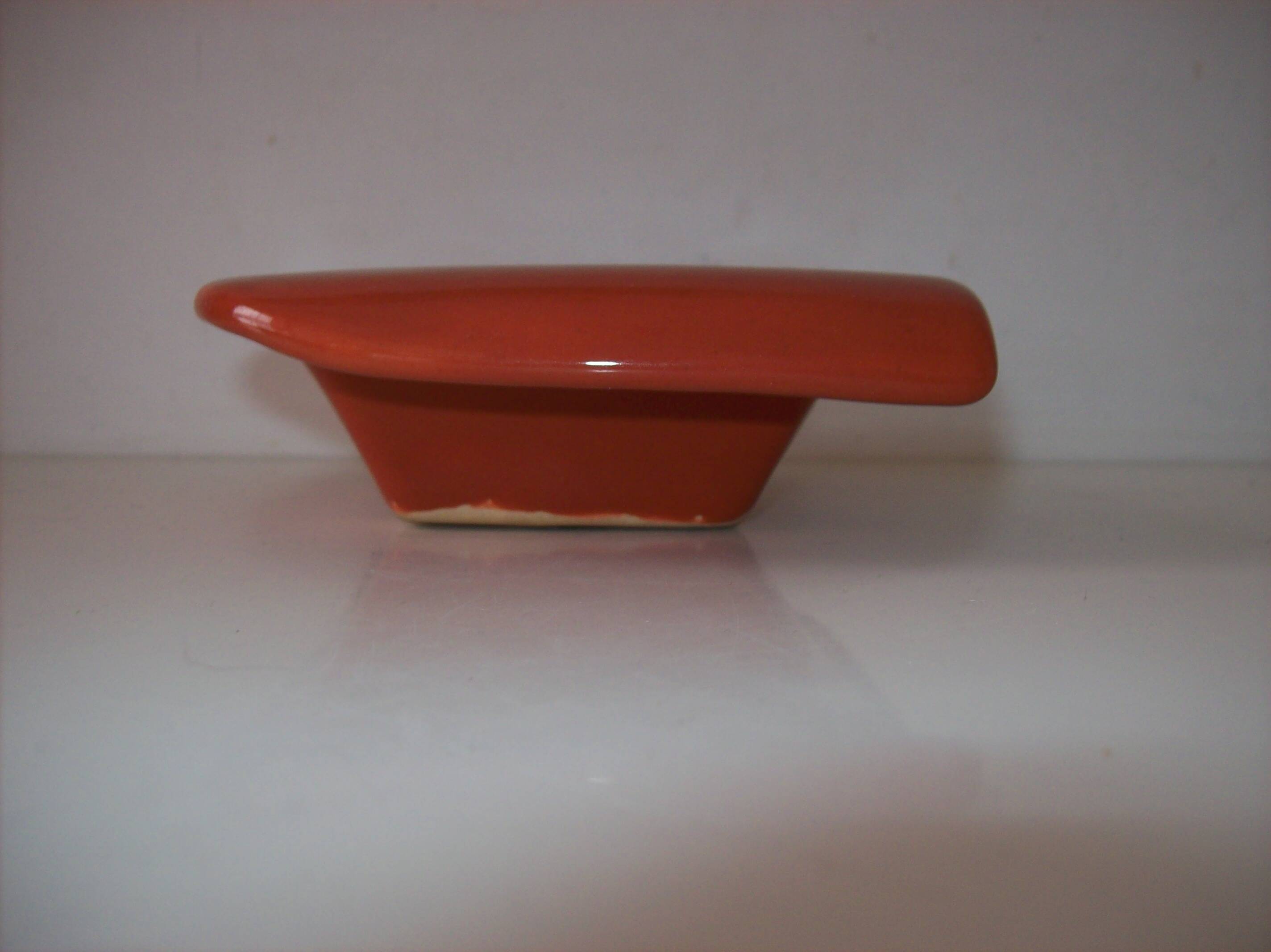Free-form ceramic catchall