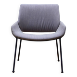 Fauteuil design Monk, Prostoria