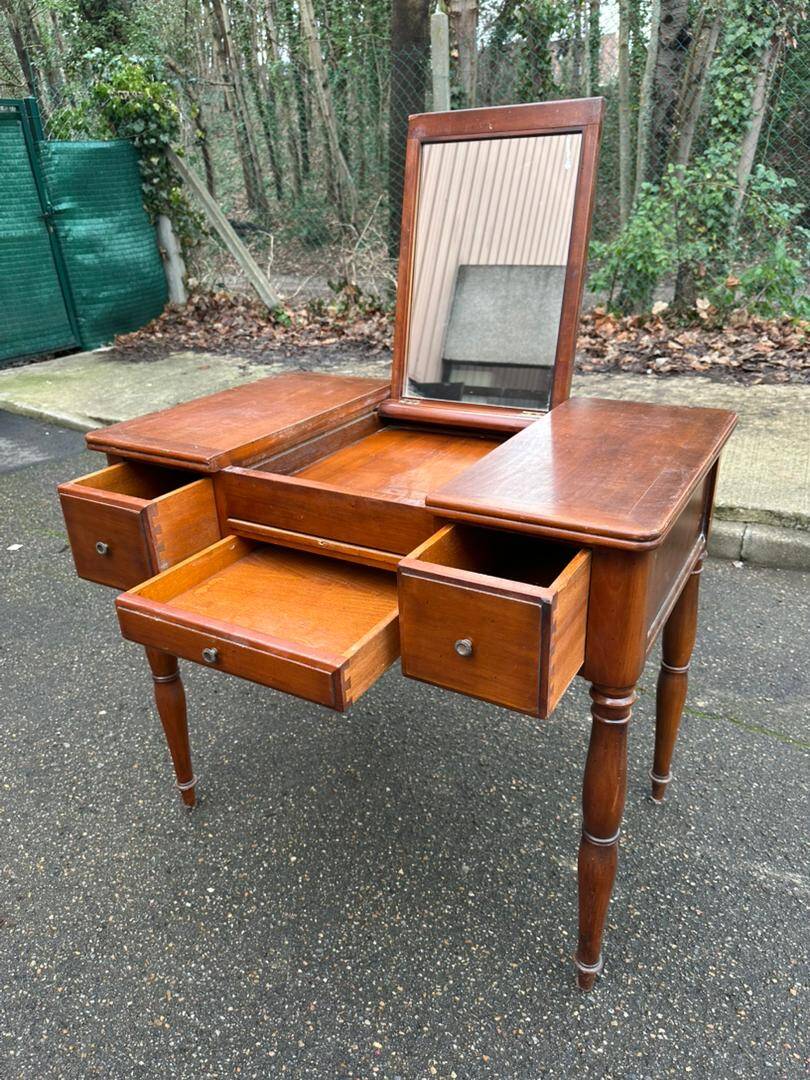 Solid wood dresser in Louis Philippe style from the 20th century.