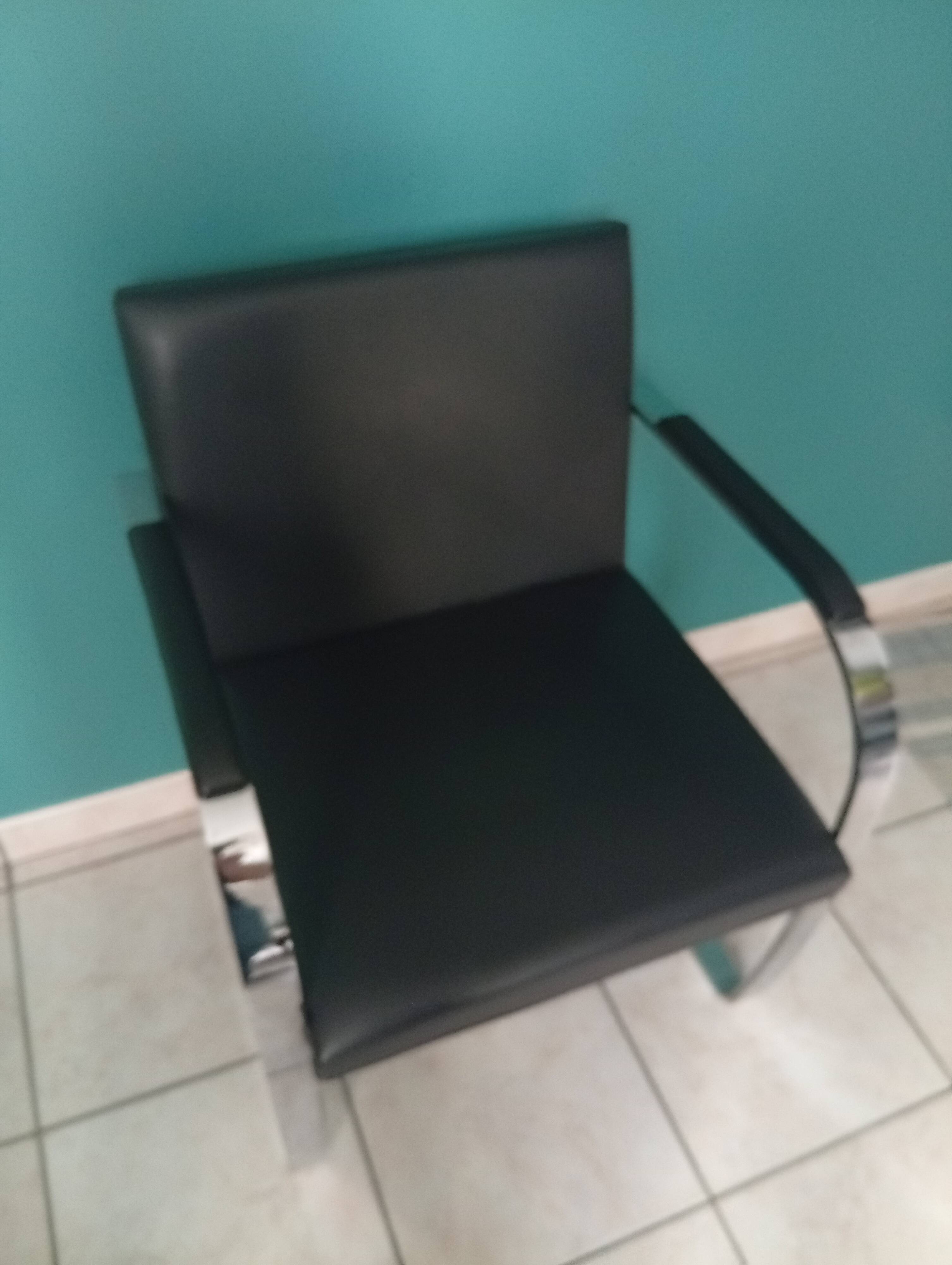 Set of 4 BRNO chairs, Mies Van Der Rohe, Knoll lot