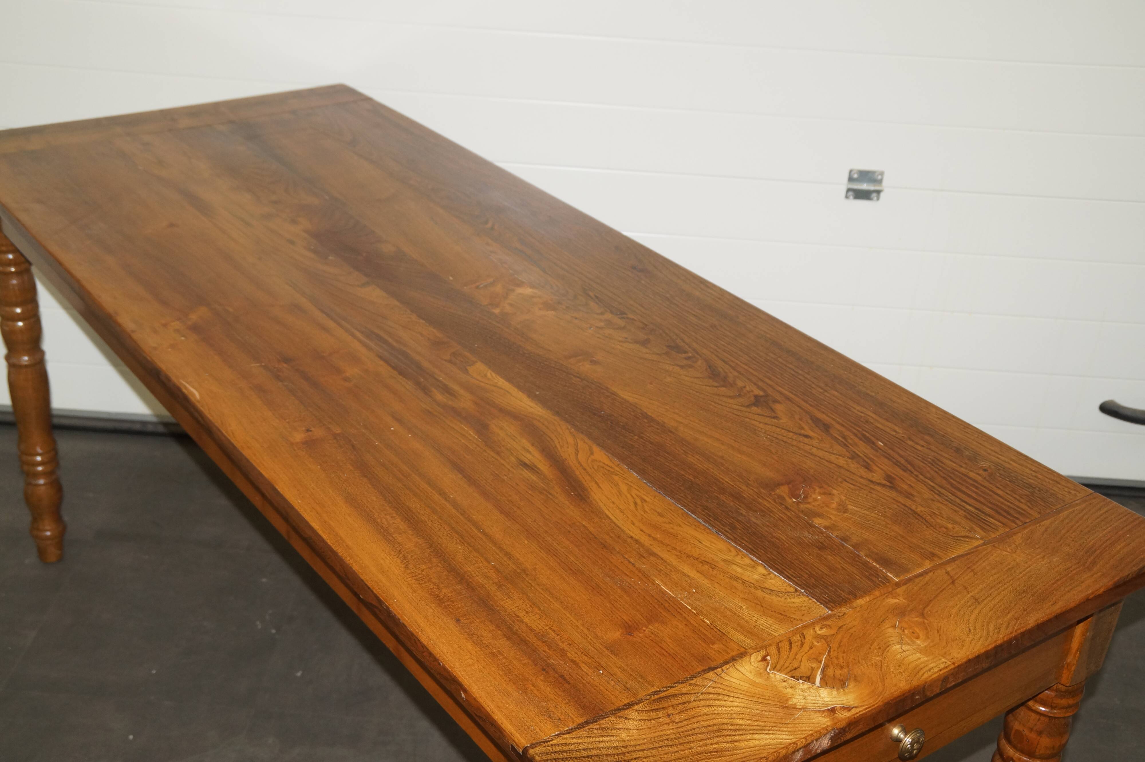 Table de ferme en orme massif