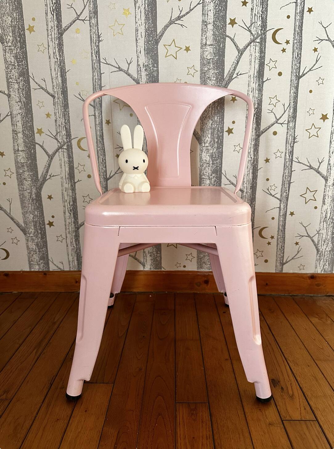 Metal children's chair