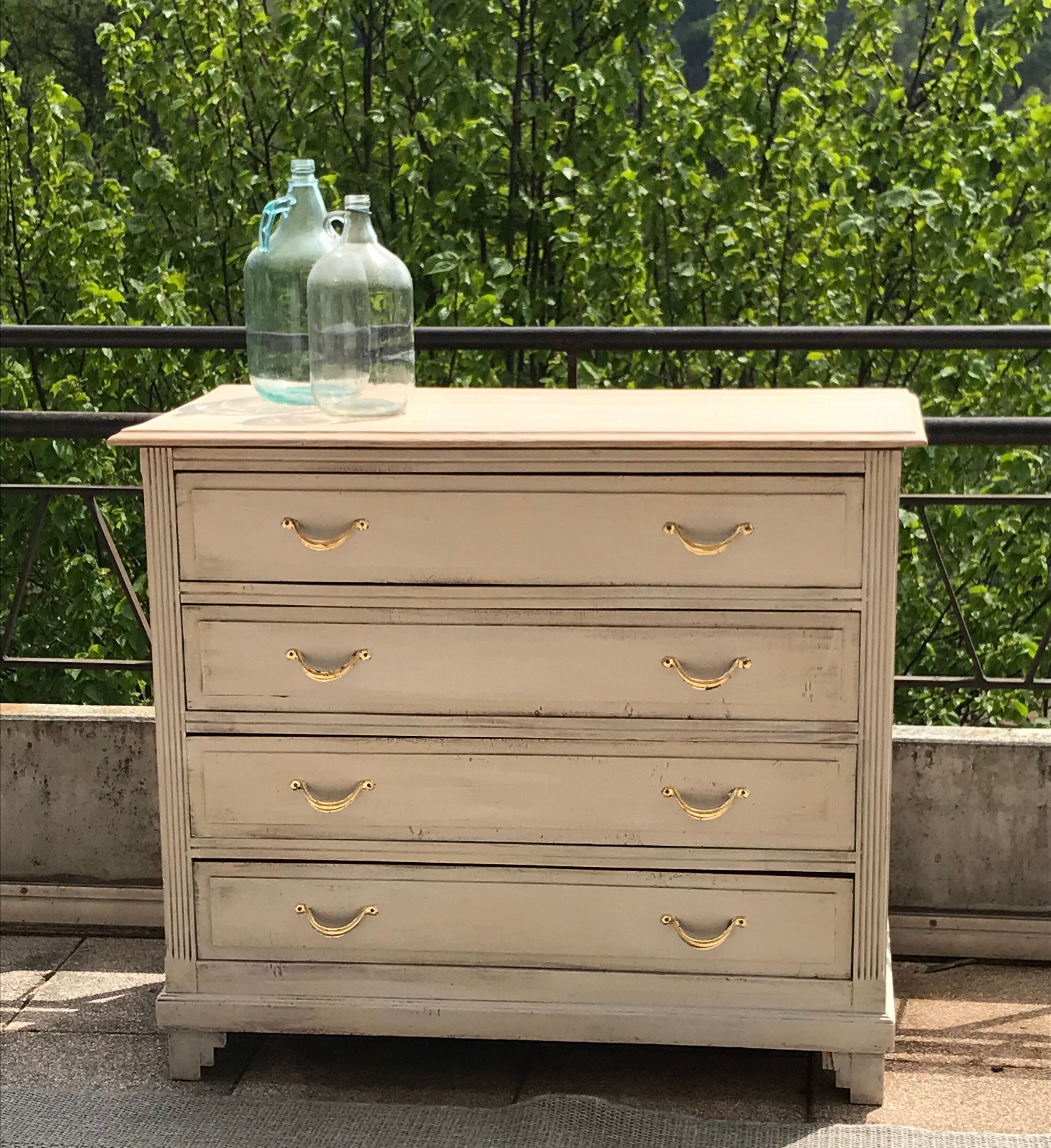 Old white patinated/cream dresser