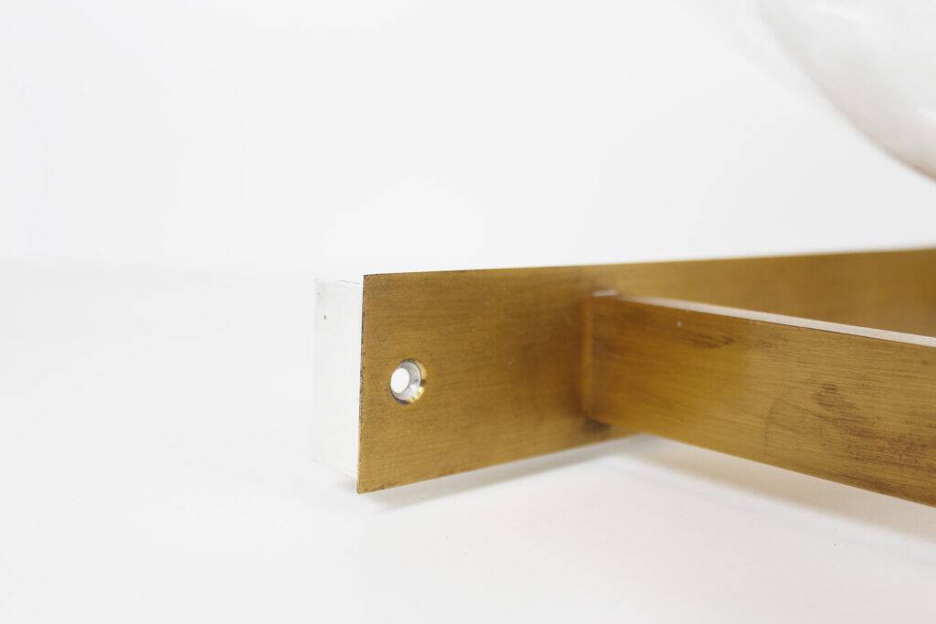 Appliquz mural en laiton vintage et en verre soufflé à la bouche.