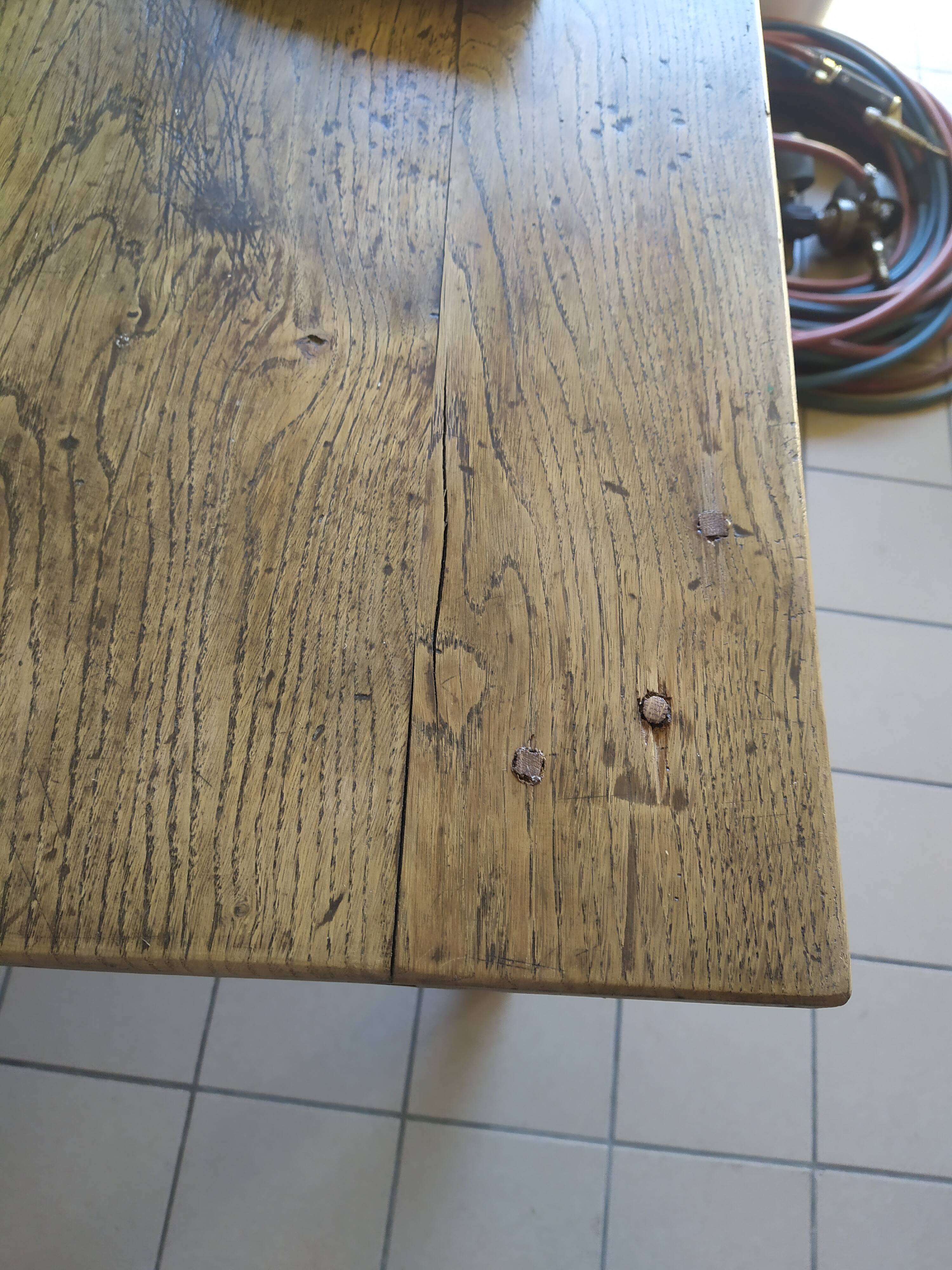 Farm table