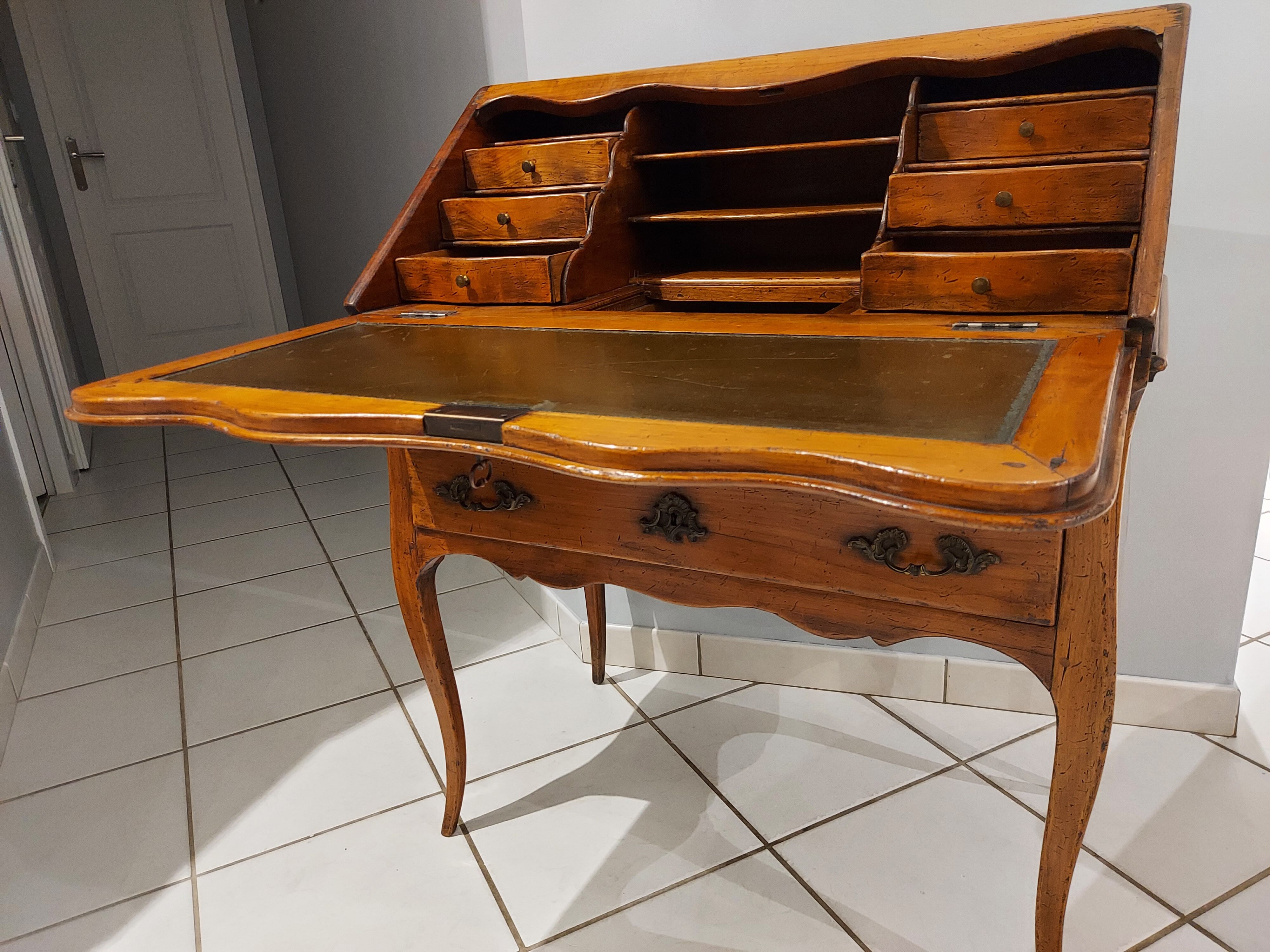 Louis XV walnut desk 18th century