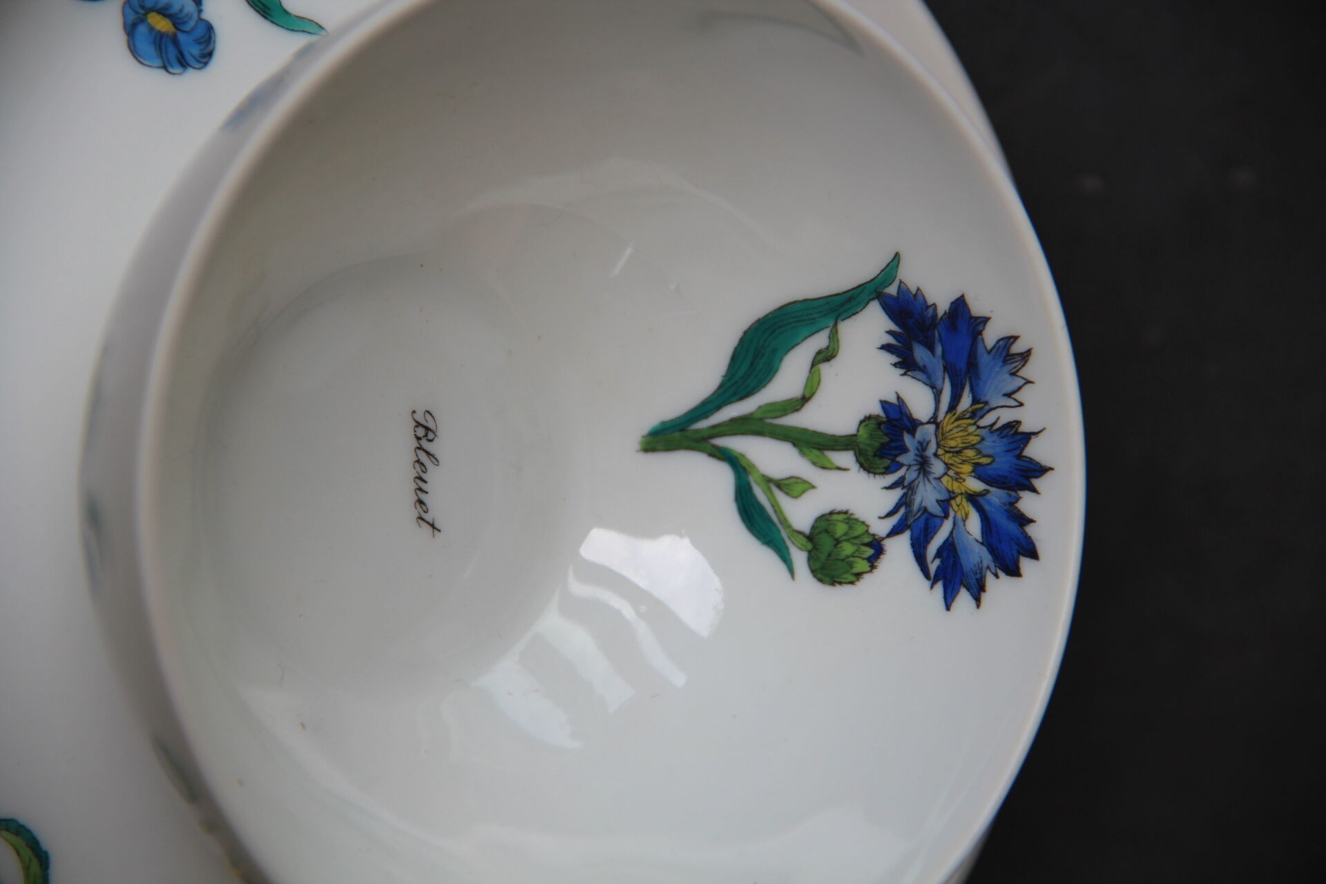 6 cups and sub-cups NBD Limoges illuminated by hand, floral patterns