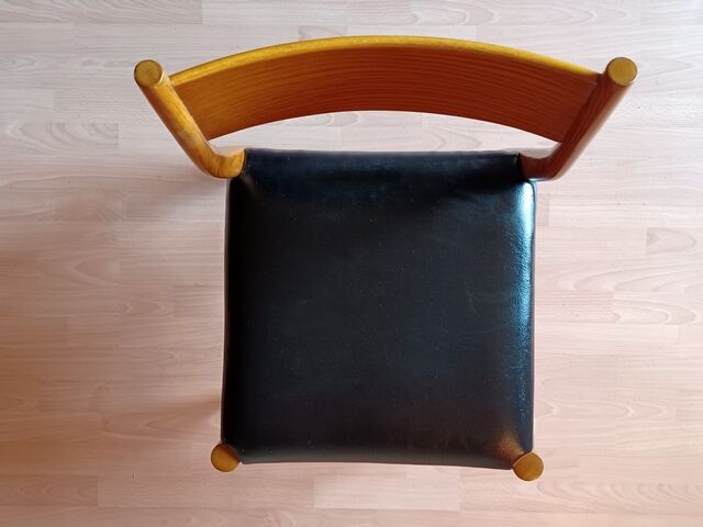 Italian Gessef chairs in light teak, Scandinavian design 1960.