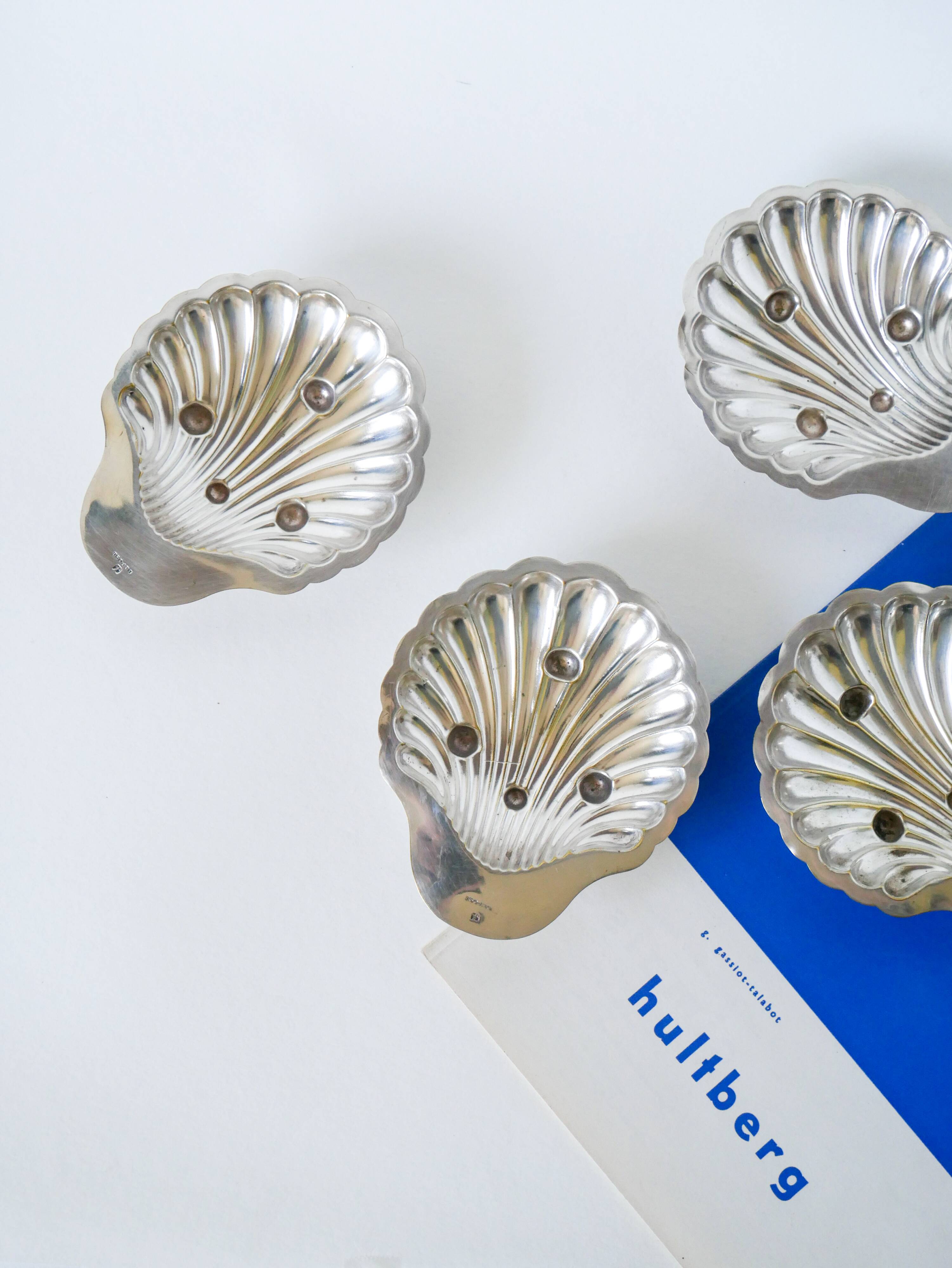 Shell pocket in silver metal, hallmarked, 20th century