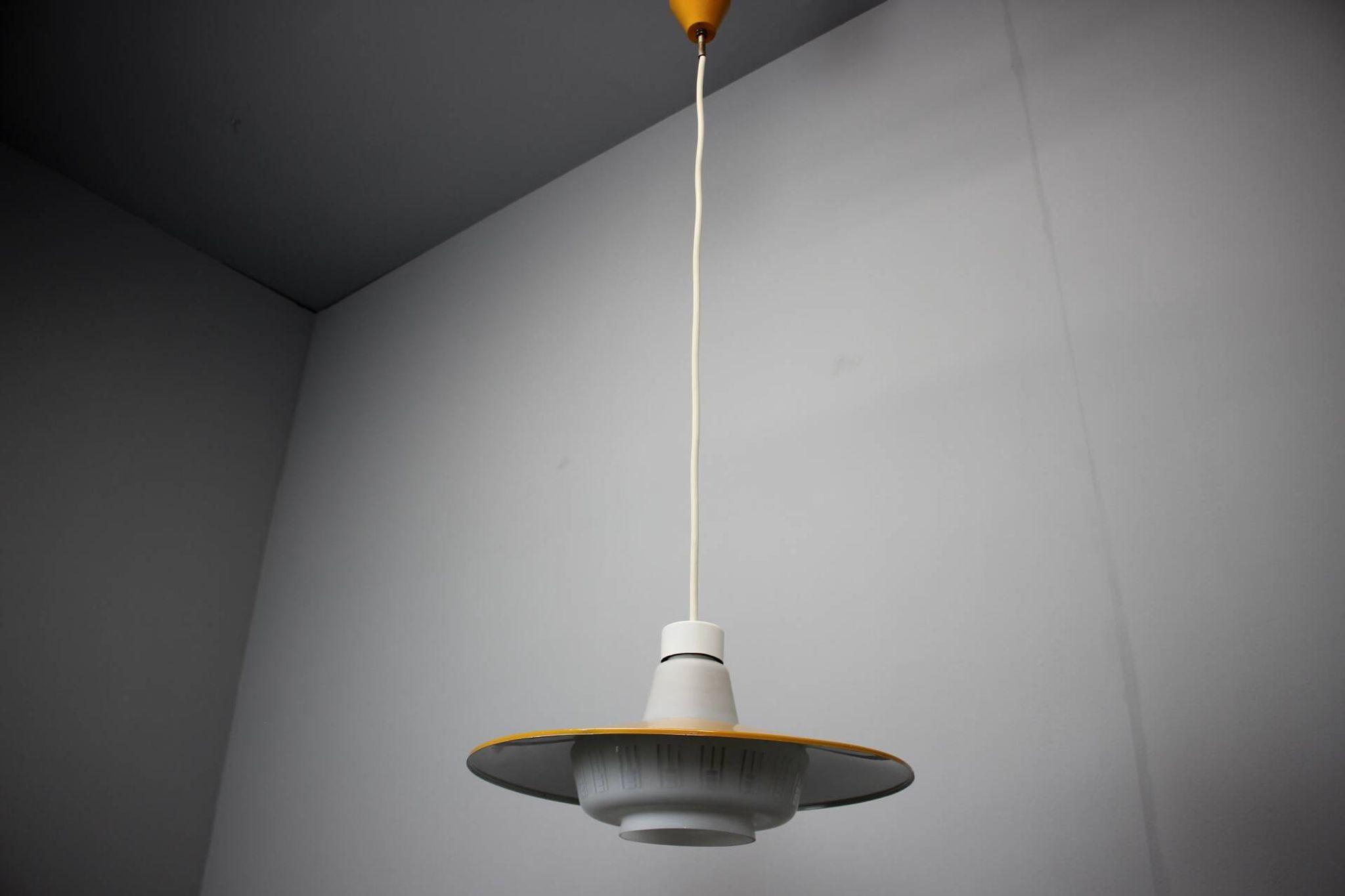 Suspension Mid-Century par Napako, années 1960, Tchécoslovaquie