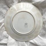 Assiette à dessert ancienne en terre de fer décor cerises faïence de Pexonne