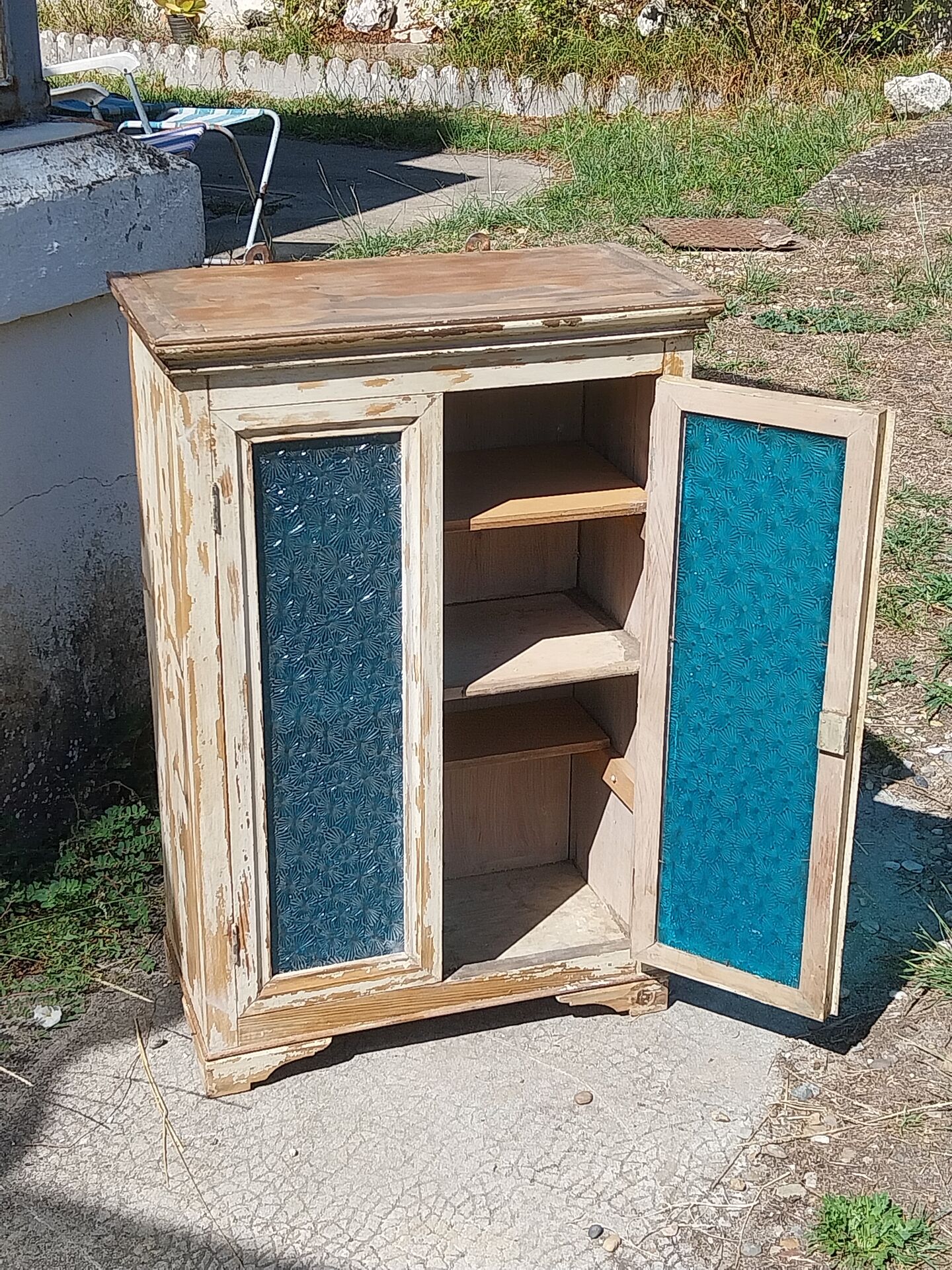 Hanging display case