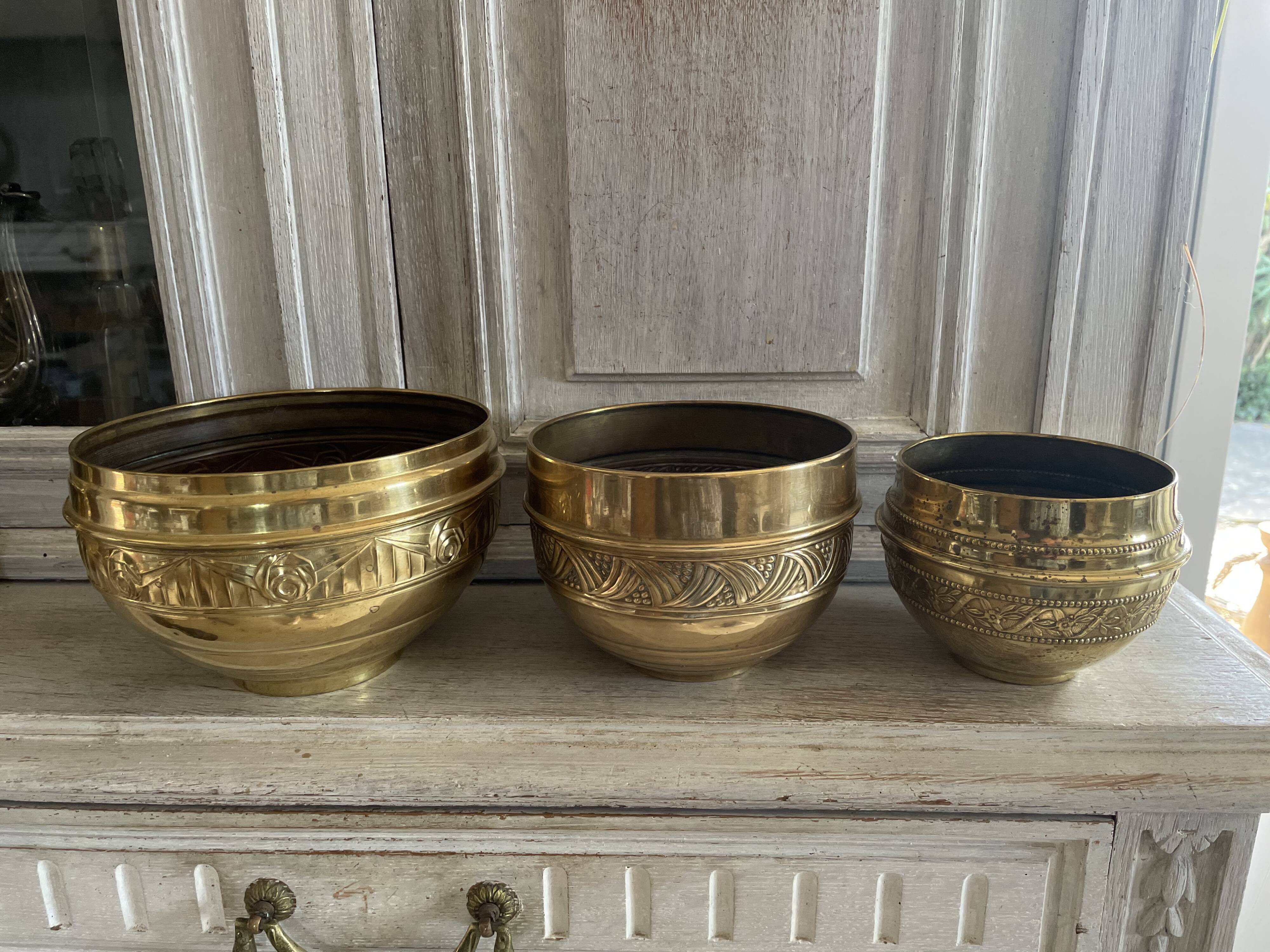 Trio de cache-pots en laiton Art déco