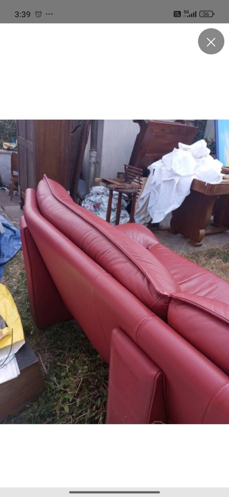 Three-seater sofa from the Italian brand Nicoletti Salotti (1980s).