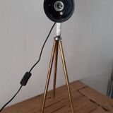 Lamp on brass trepied