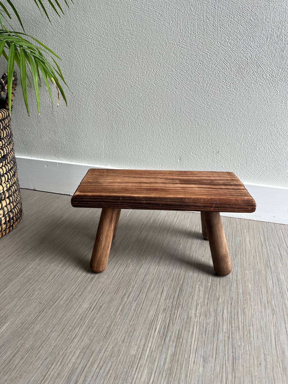 Small wooden bench / stool / step stool