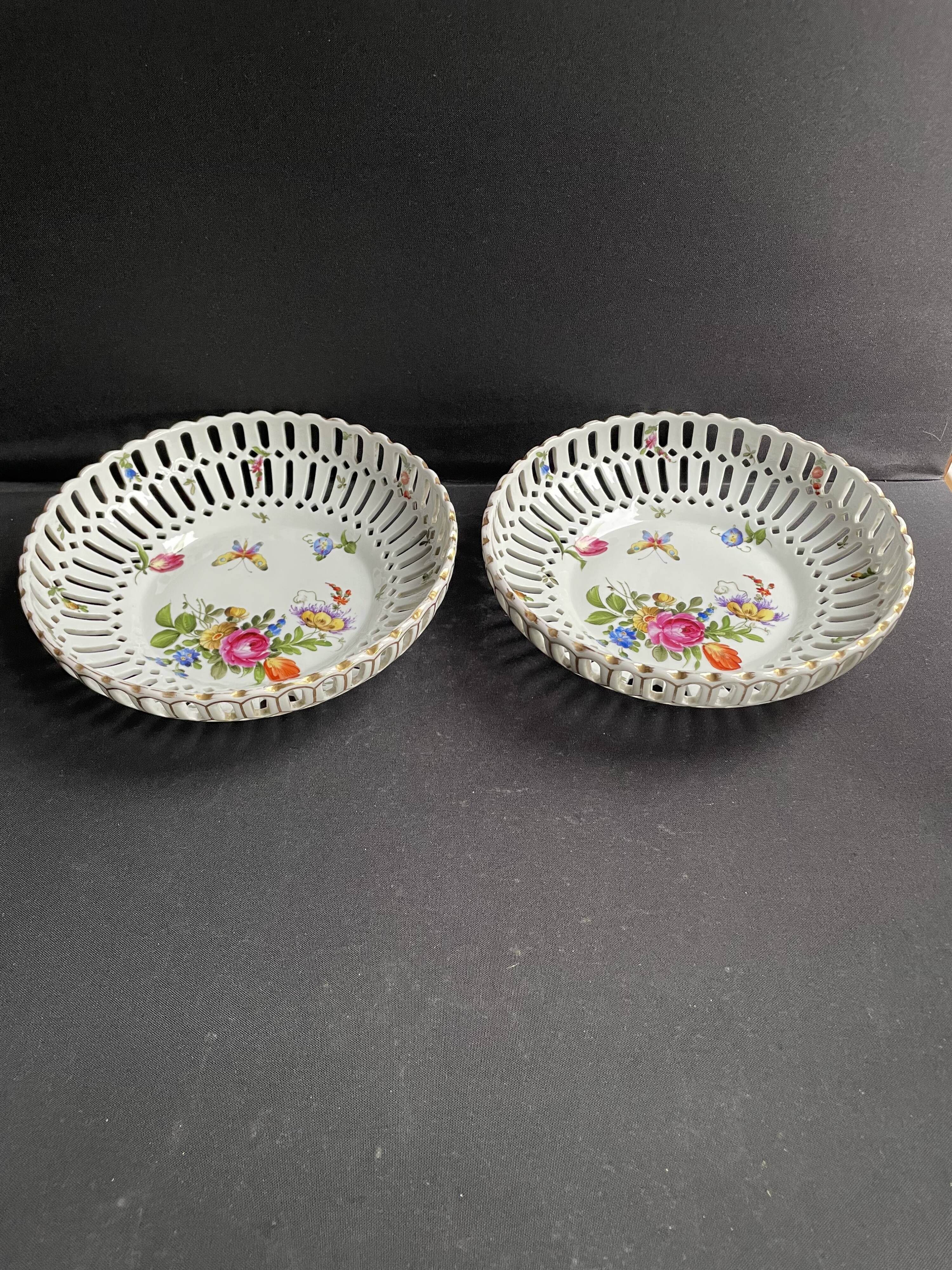 Openwork porcelain bowl with hand decoration – Von Schierholz manufactory in Plaue