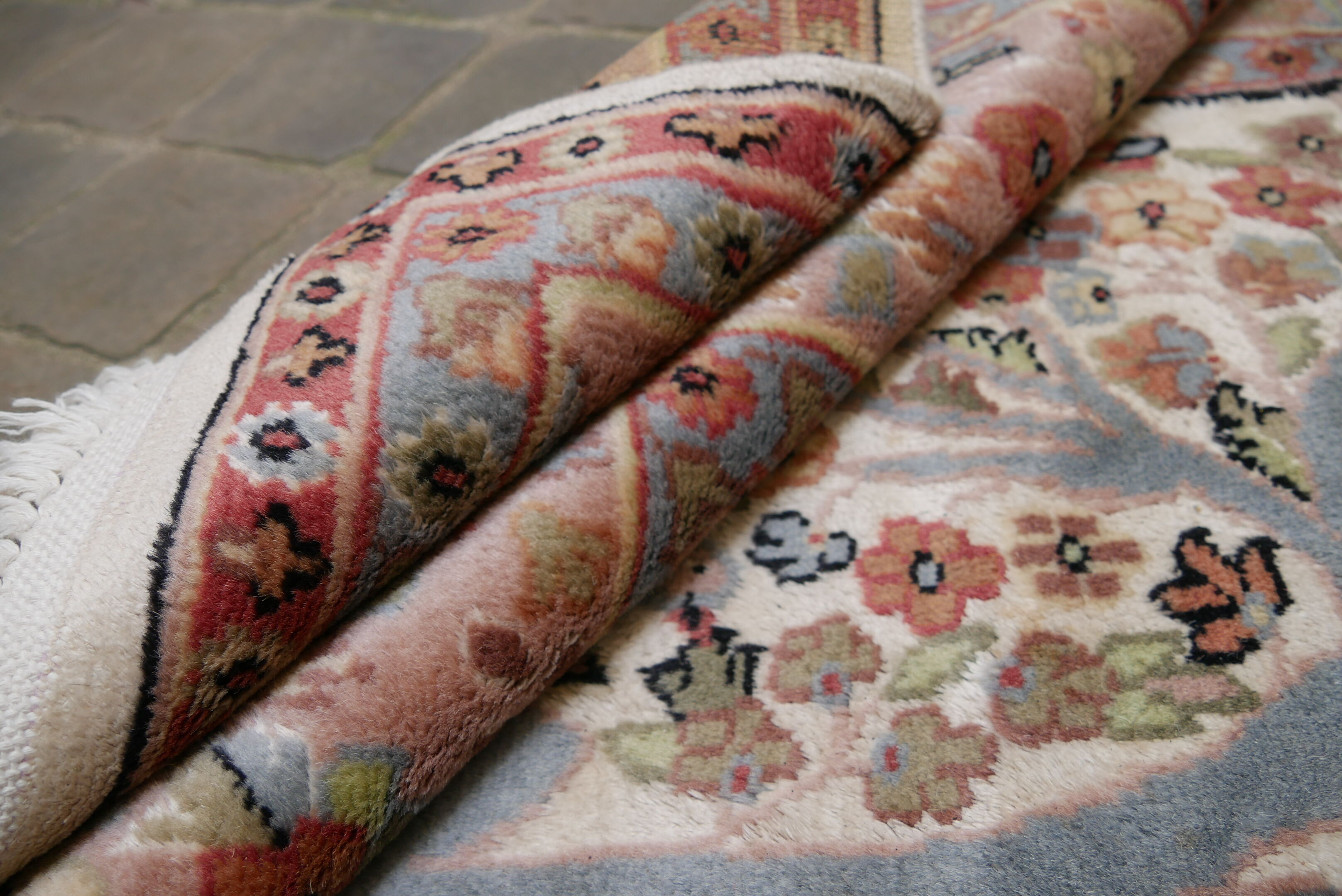 Pakistan Handmade Oriental Carpet 2.72 x 1.88 m