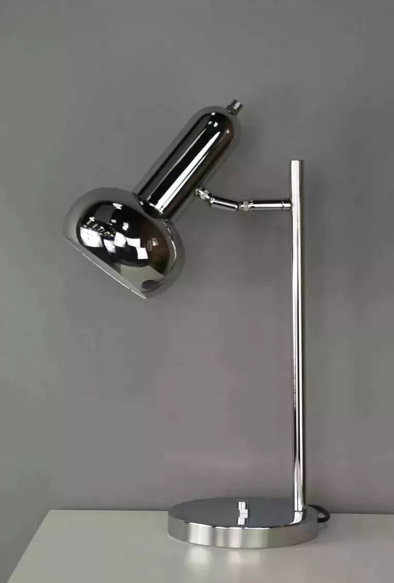 Lampe articulée en métal chromé années 60