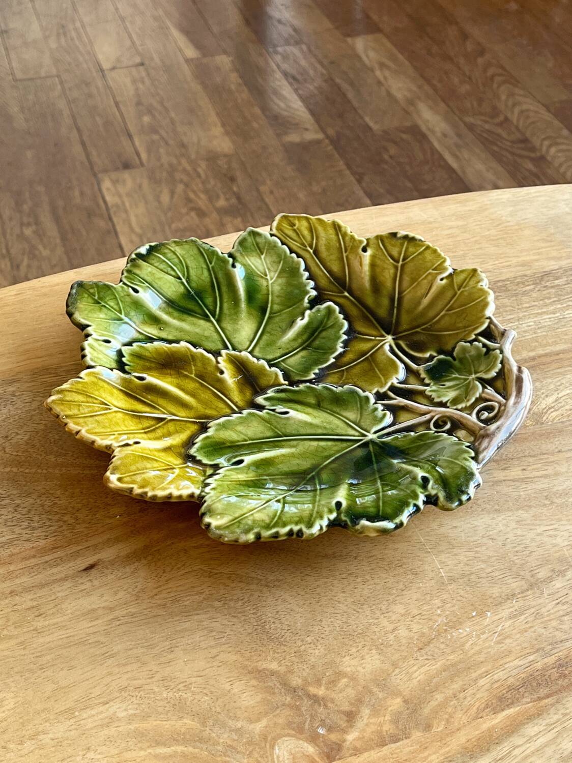 Old vine leaf slip dish