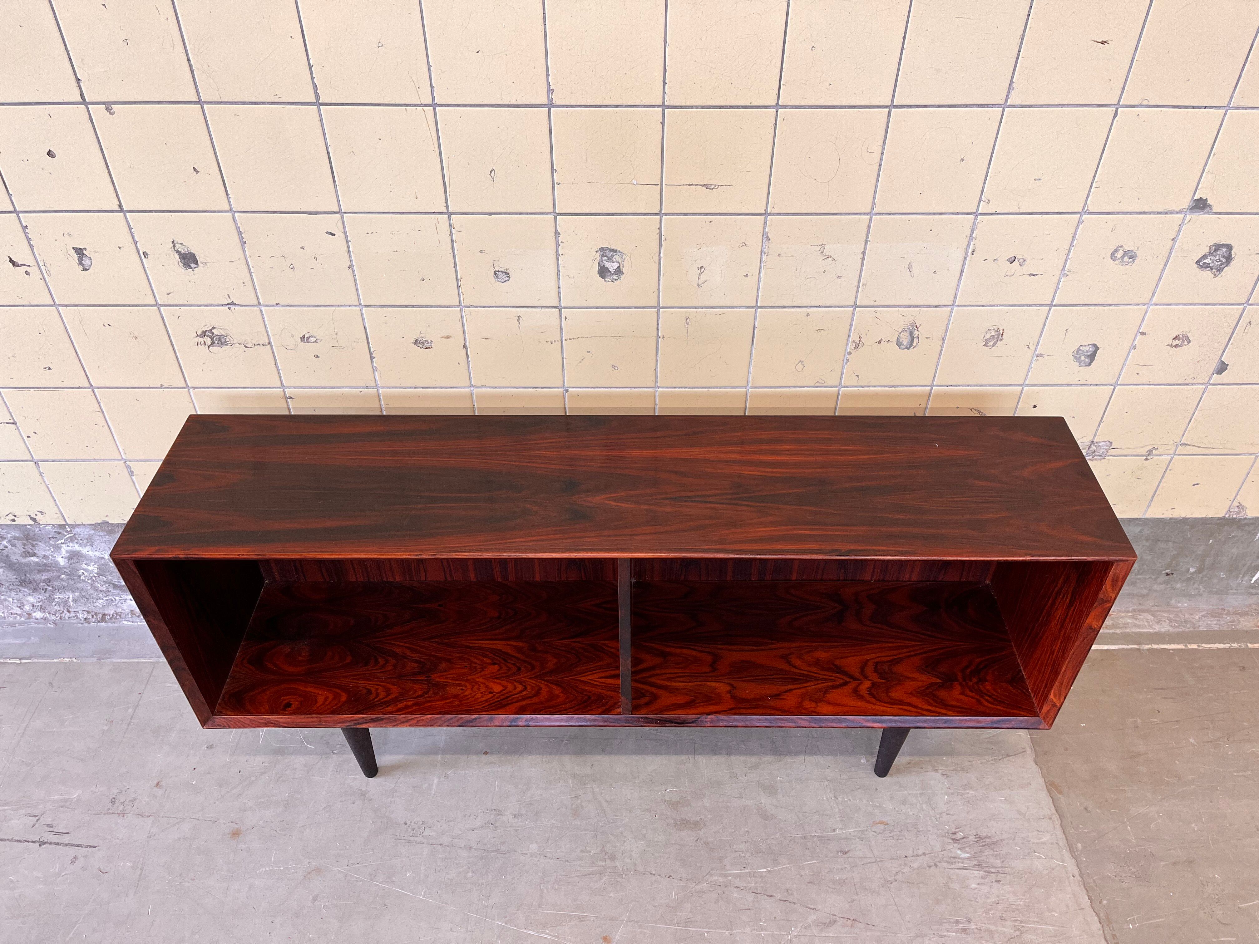 Cabinet en bois de rose par E. Brouer