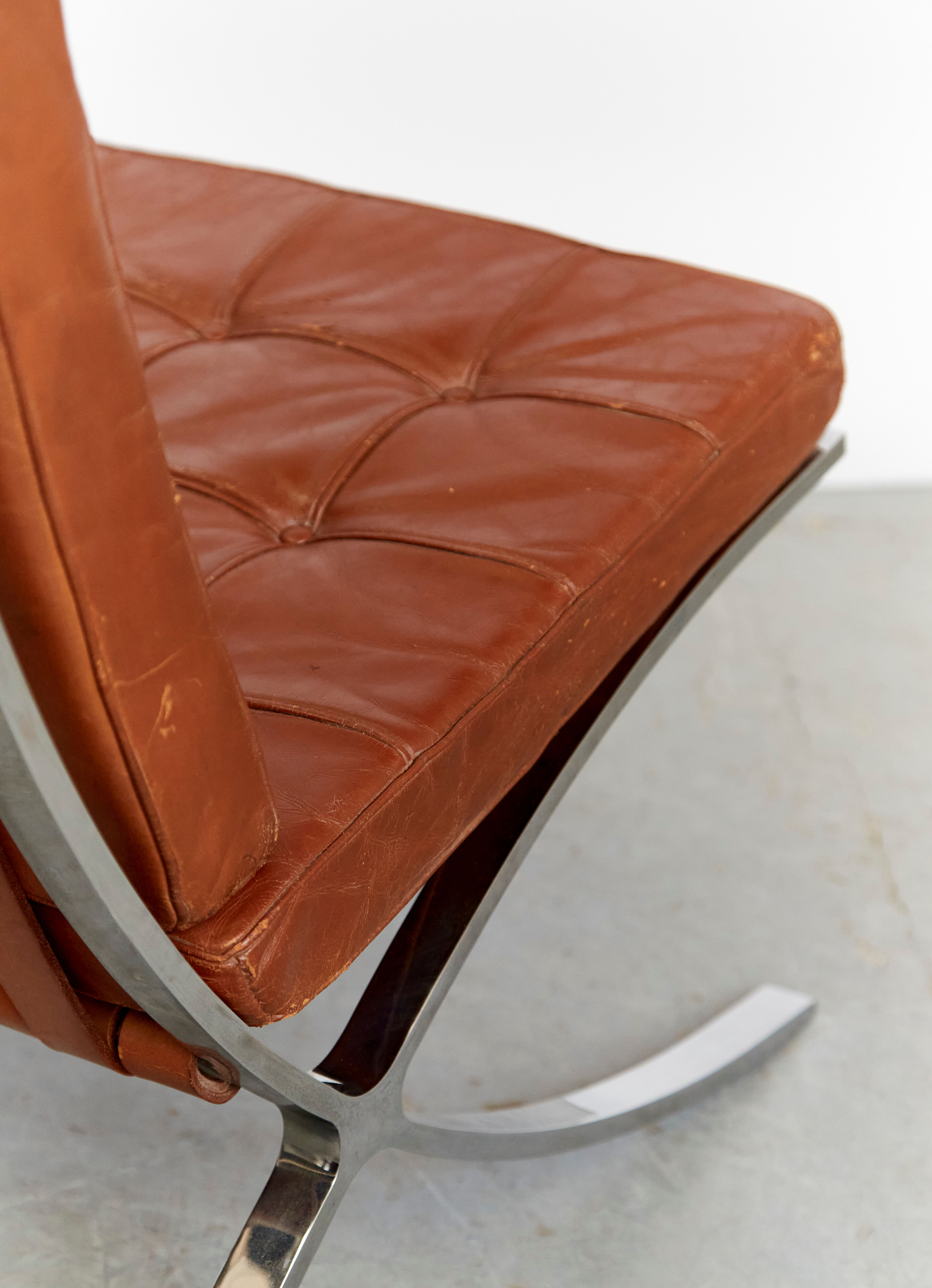 Chauffeuse de MR90 « Barcelona Chair » de Ludwig Mies van der Rohe