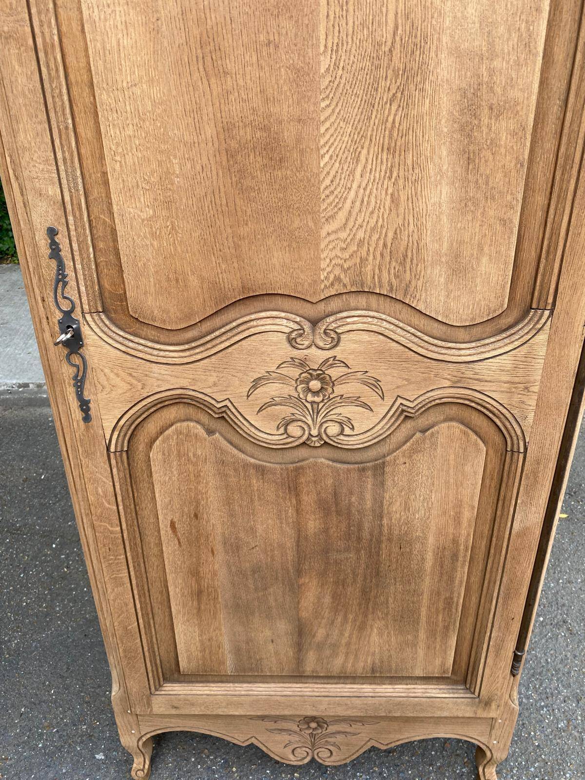 Louis XV boarding school wardrobe renovated in solid raw oak bonnetière