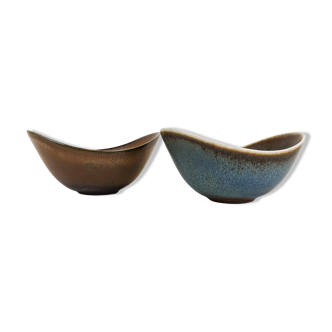 Mid-century pair of bowls by Rörstrand Sweden by Gunnar Nylund, 1950s.