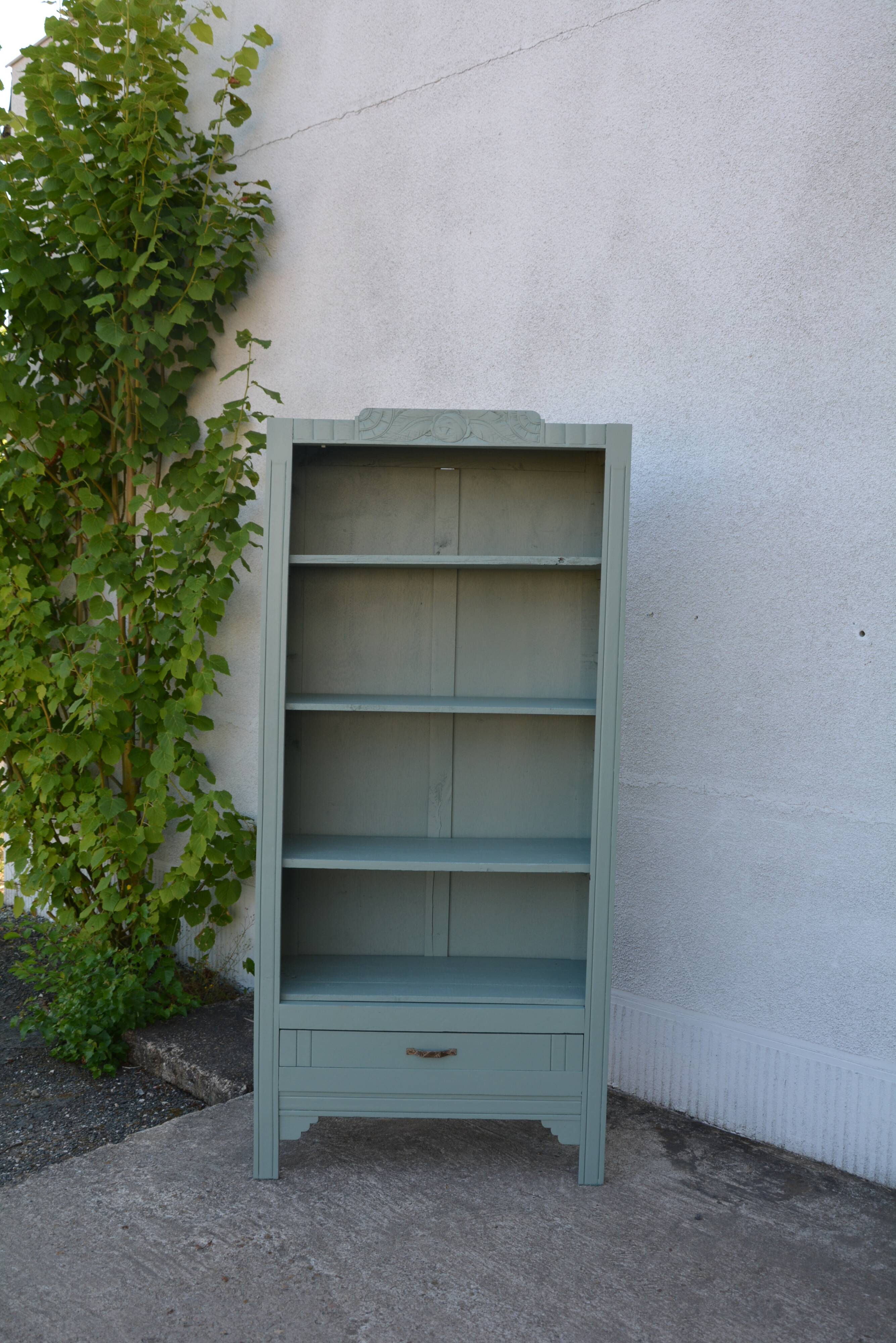 Bookcase of the 1930s